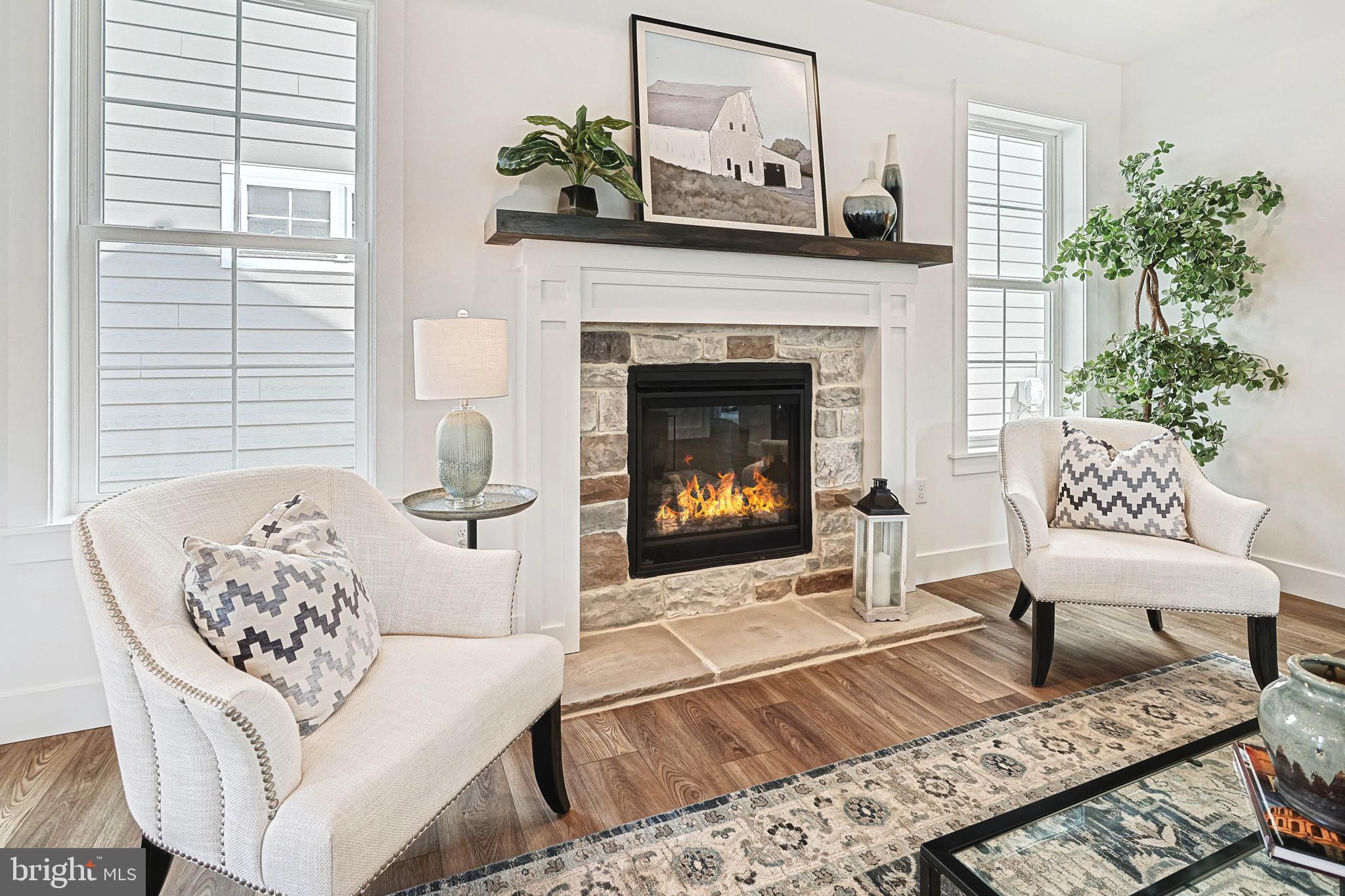 HOME TOWNE SQUARE - Residential