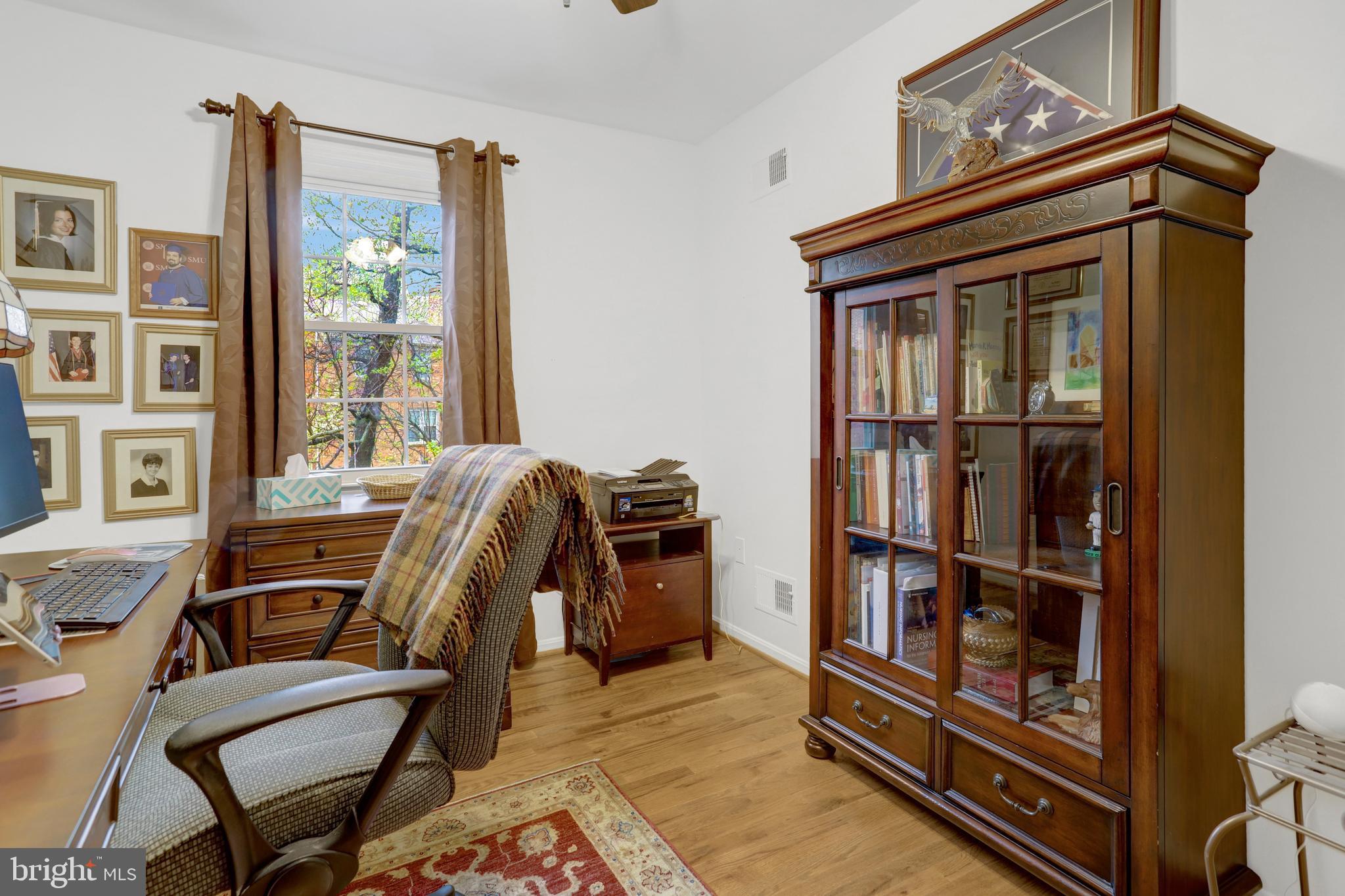 CHURCHILL SQUARE - Residential