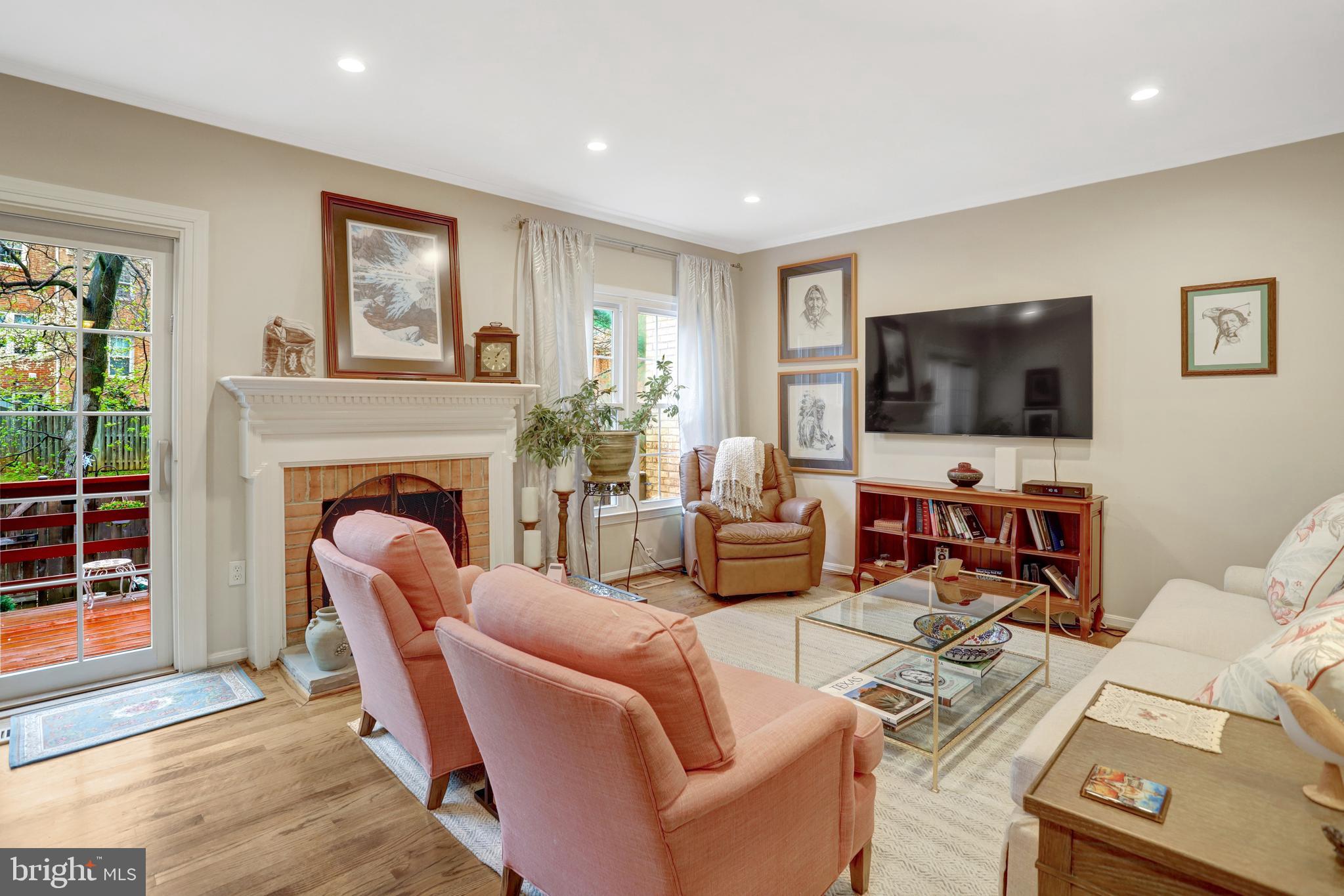 CHURCHILL SQUARE - Residential