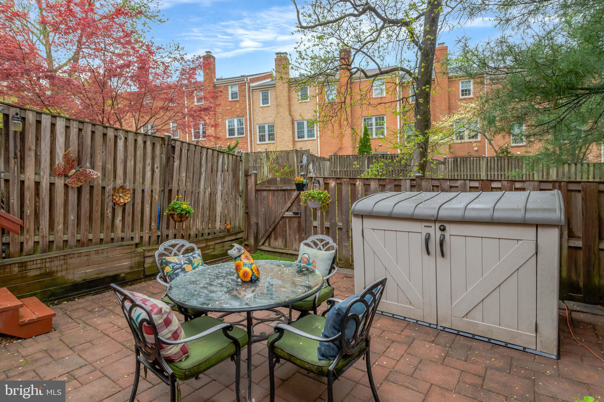 CHURCHILL SQUARE - Residential