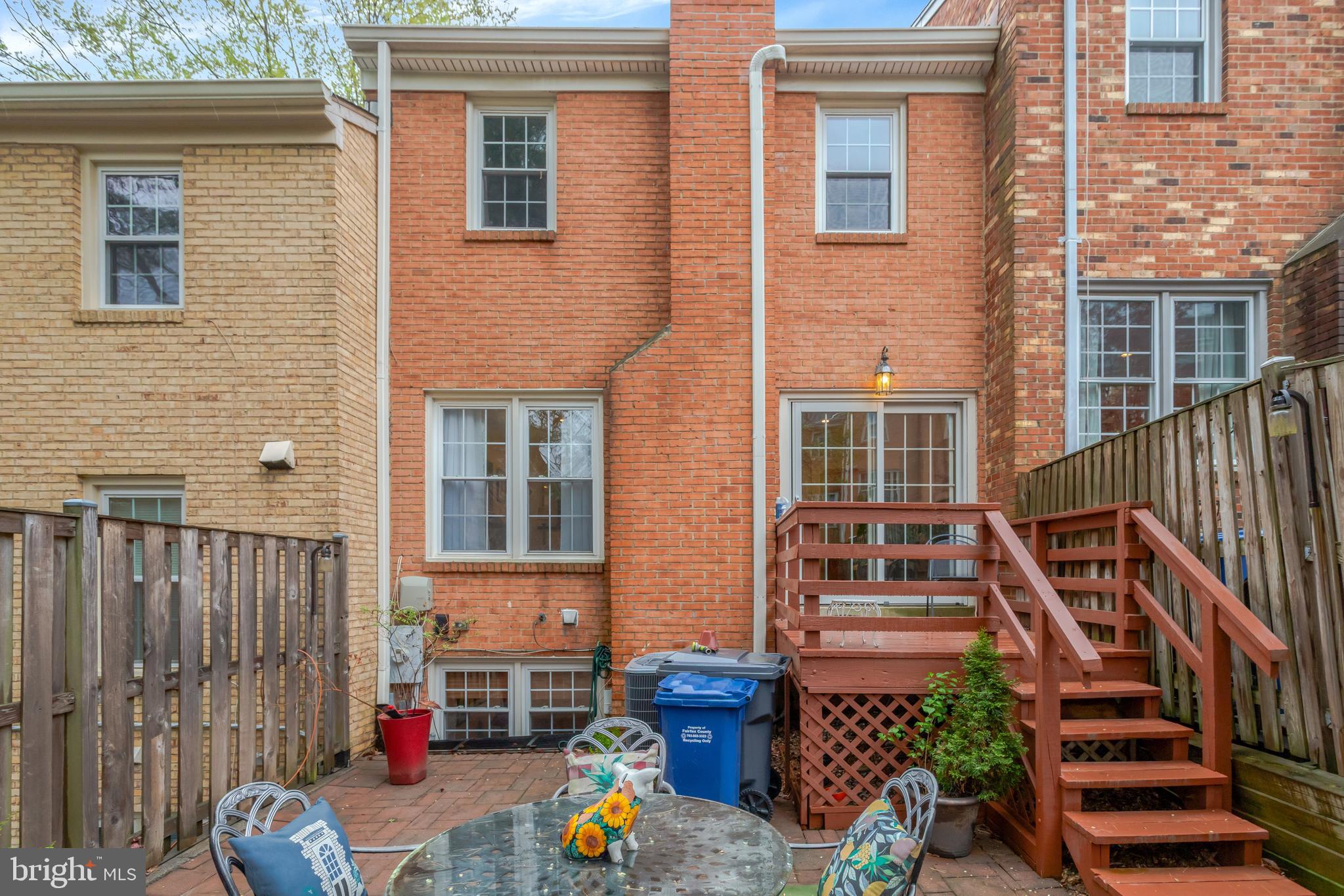 CHURCHILL SQUARE - Residential