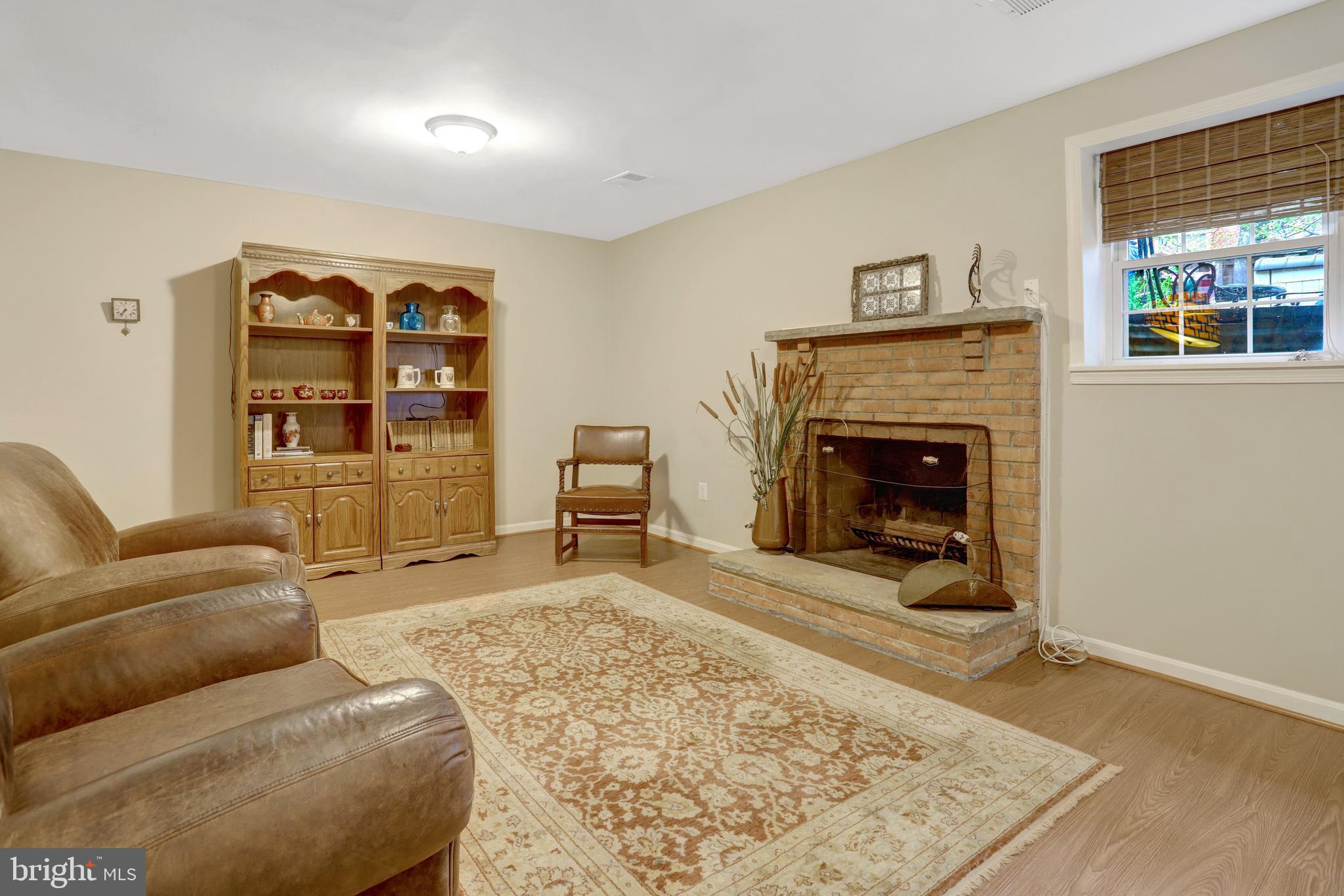 CHURCHILL SQUARE - Residential