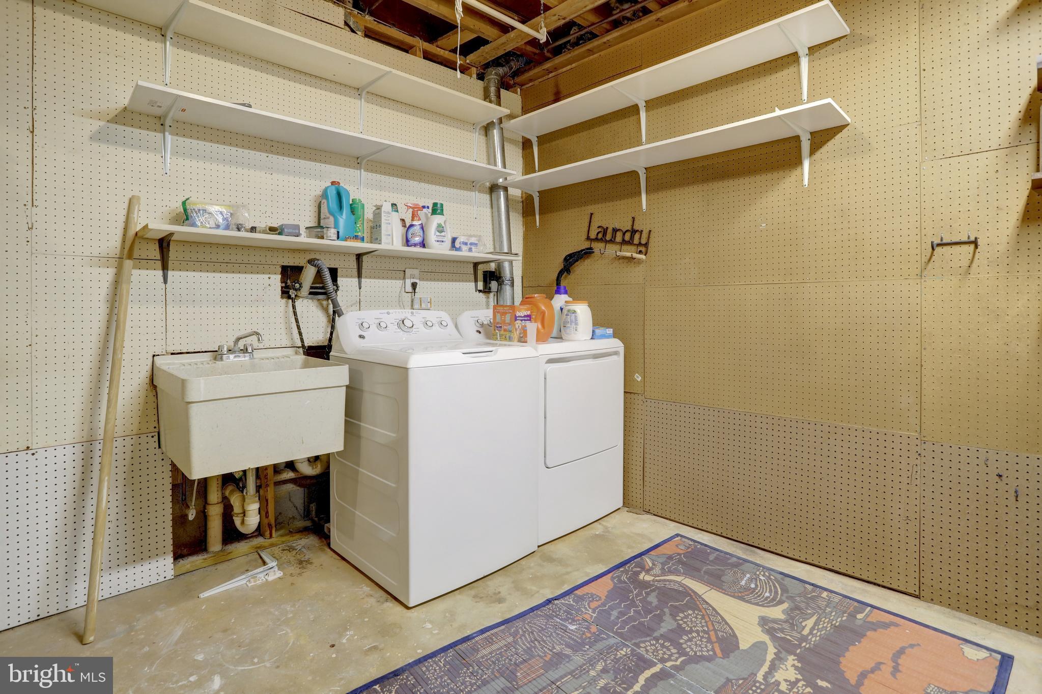 CHURCHILL SQUARE - Residential