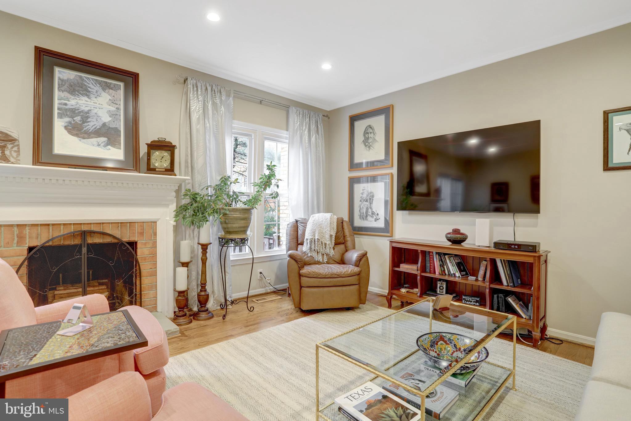 CHURCHILL SQUARE - Residential