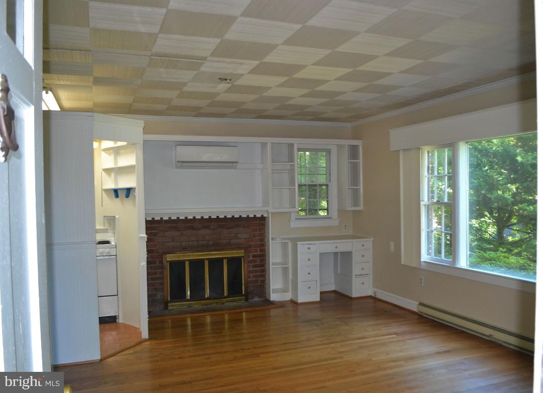 ARLINGTON - Residential Lease