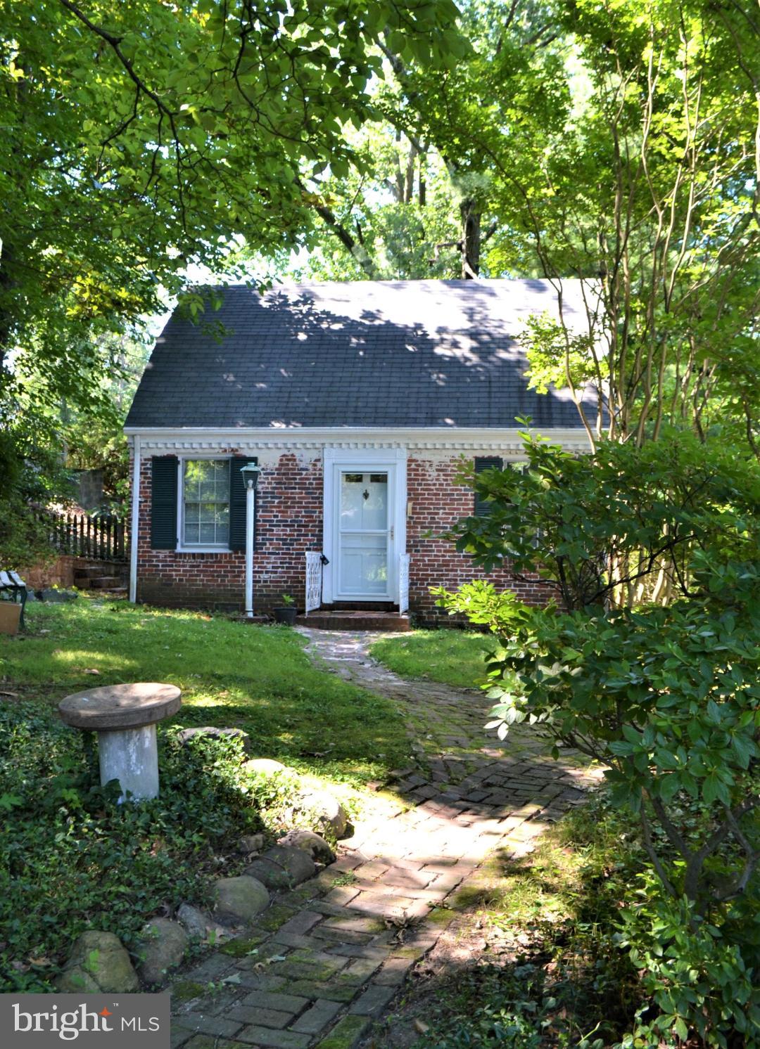 ARLINGTON - Residential Lease