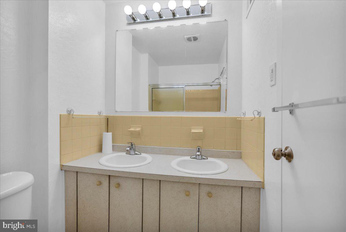 BUSTLETON - Residential