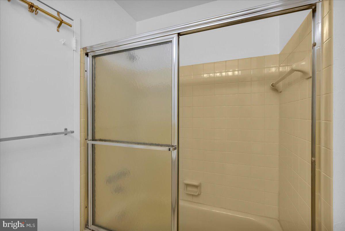 BUSTLETON - Residential