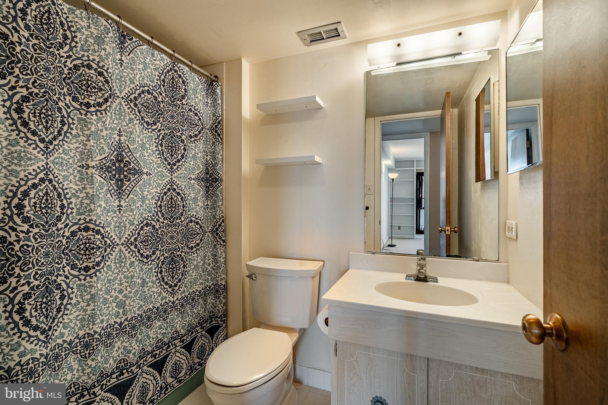 VALLEY FORGE TOWER - Residential