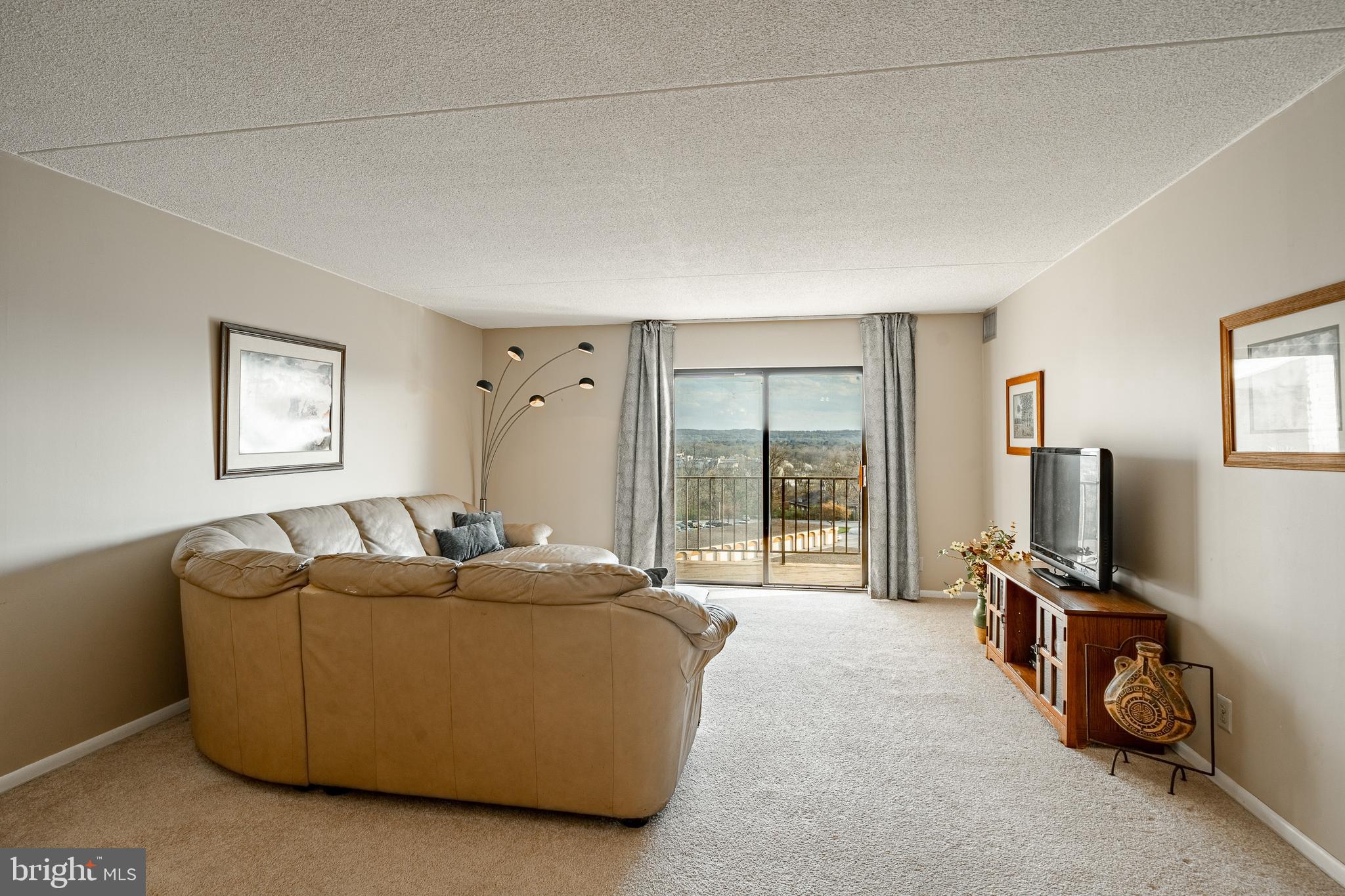 VALLEY FORGE TOWER - Residential