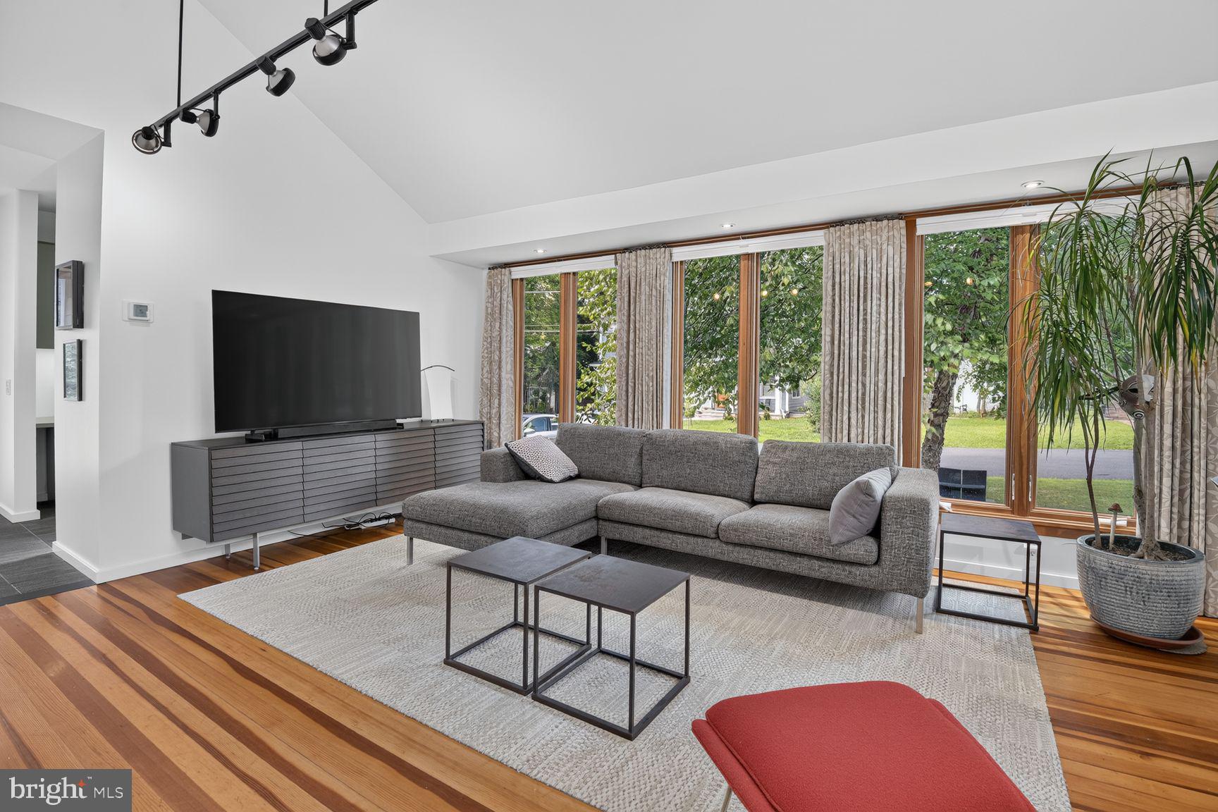 4544 FAIRFIELD DRIVE