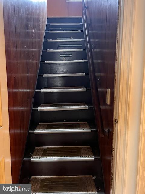 LANDOVER HILLS - Residential