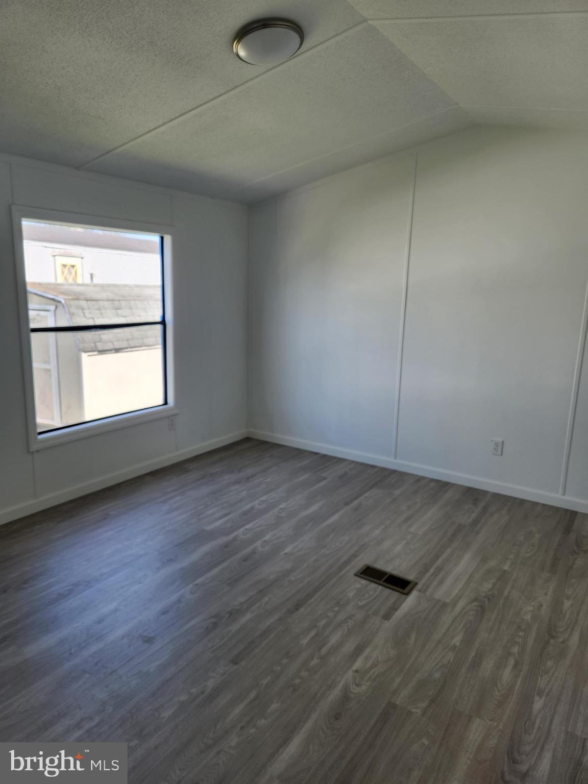 LINCOLN ESTATES - Residential