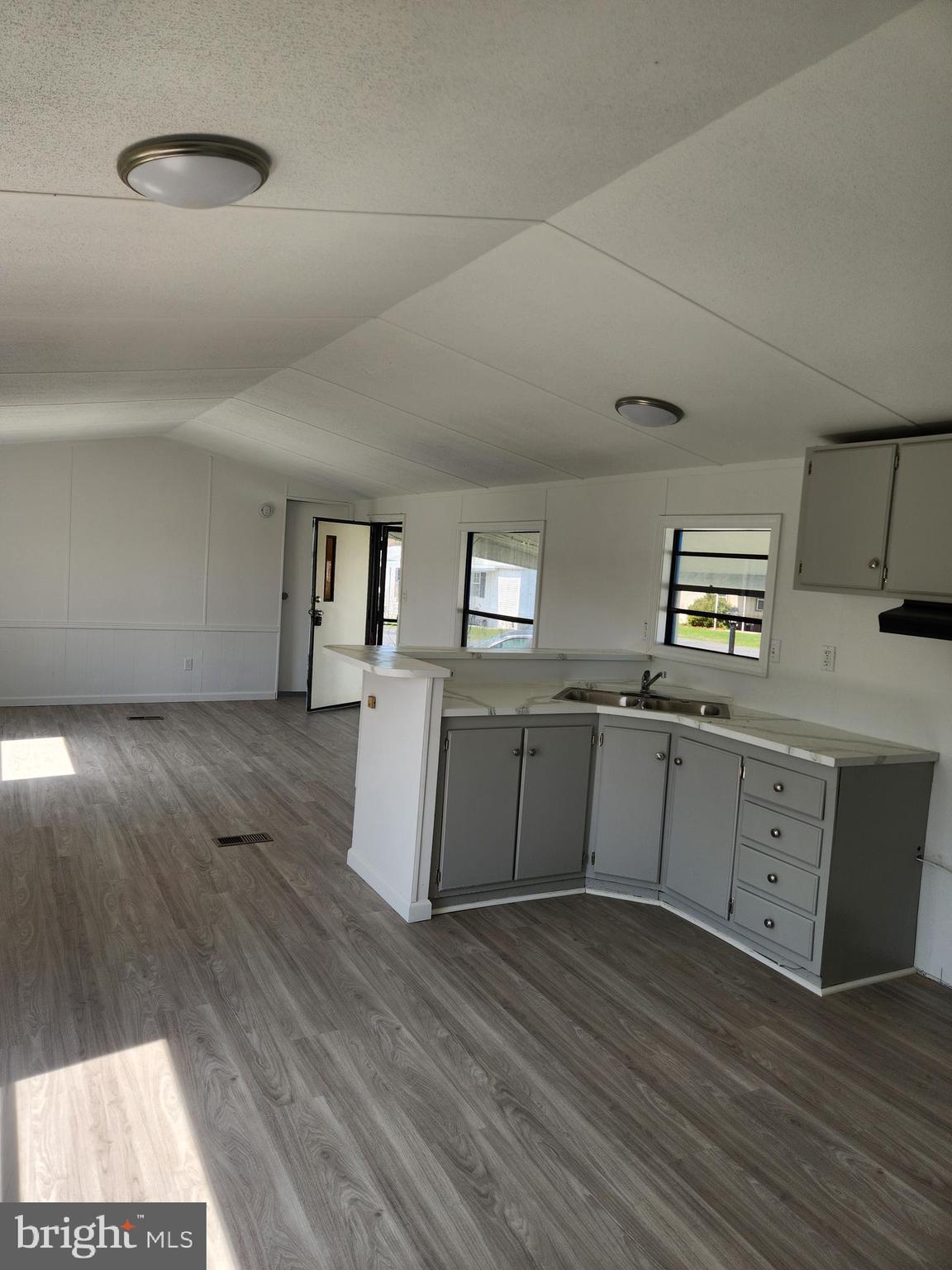 LINCOLN ESTATES - Residential