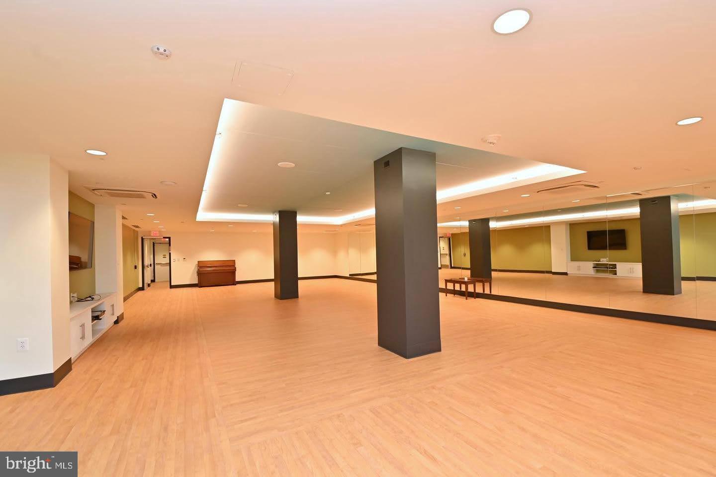 MONTEBELLO - Residential Lease