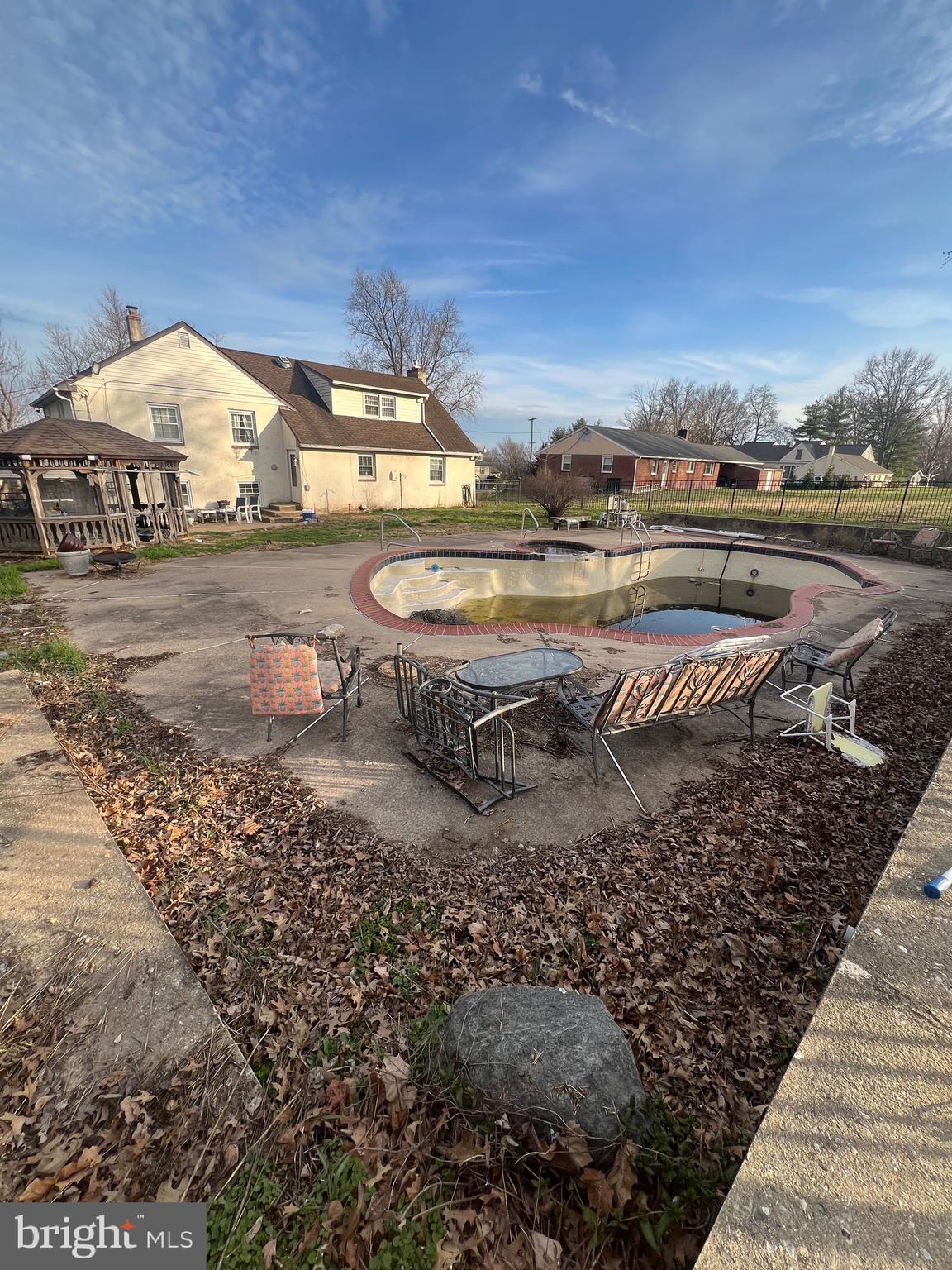 NORRITON WOODS - Residential