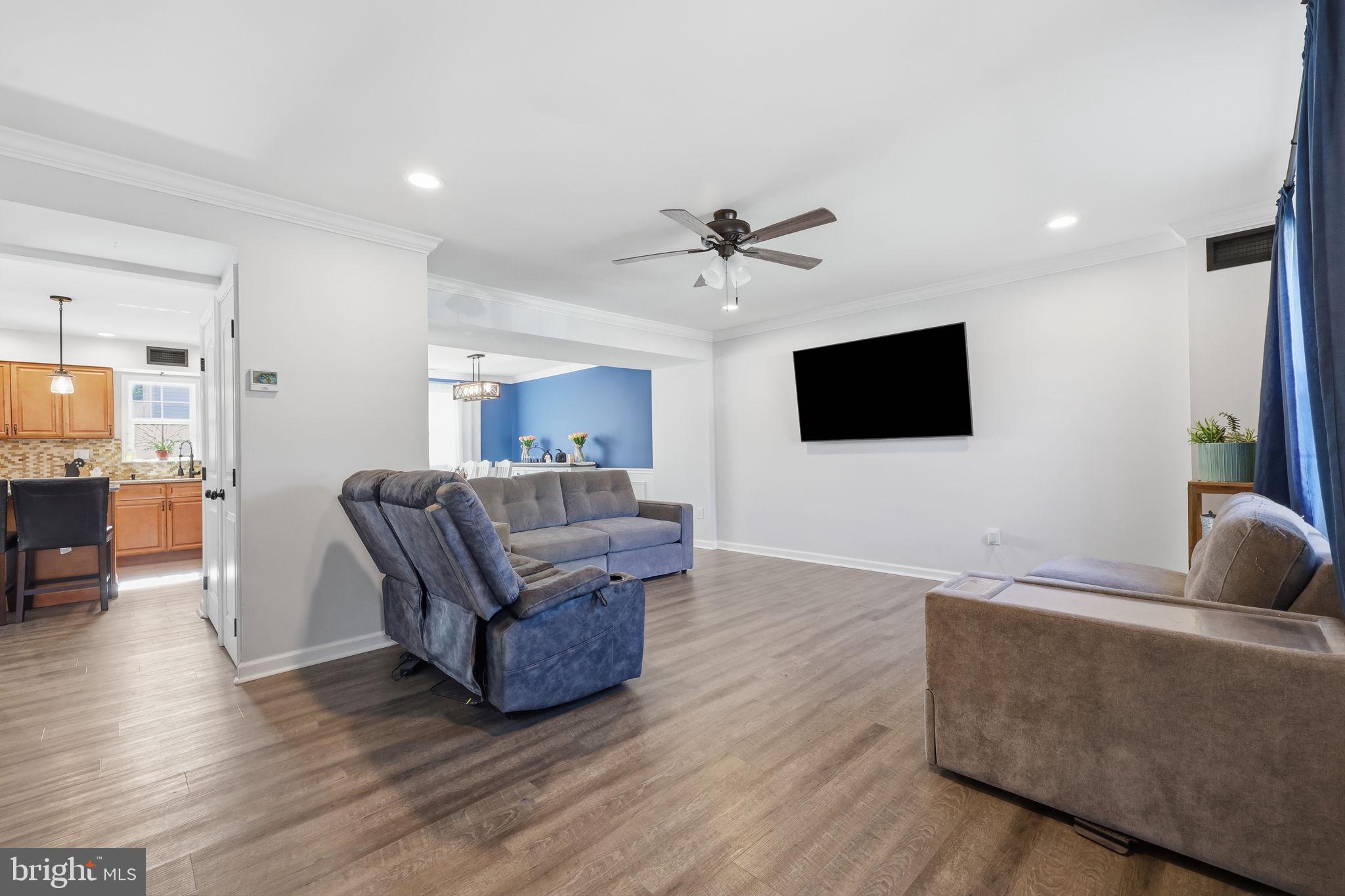 6691 PICKWICK COURT