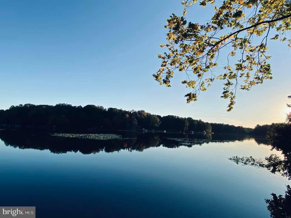 LAKE CAROLINE - Residential