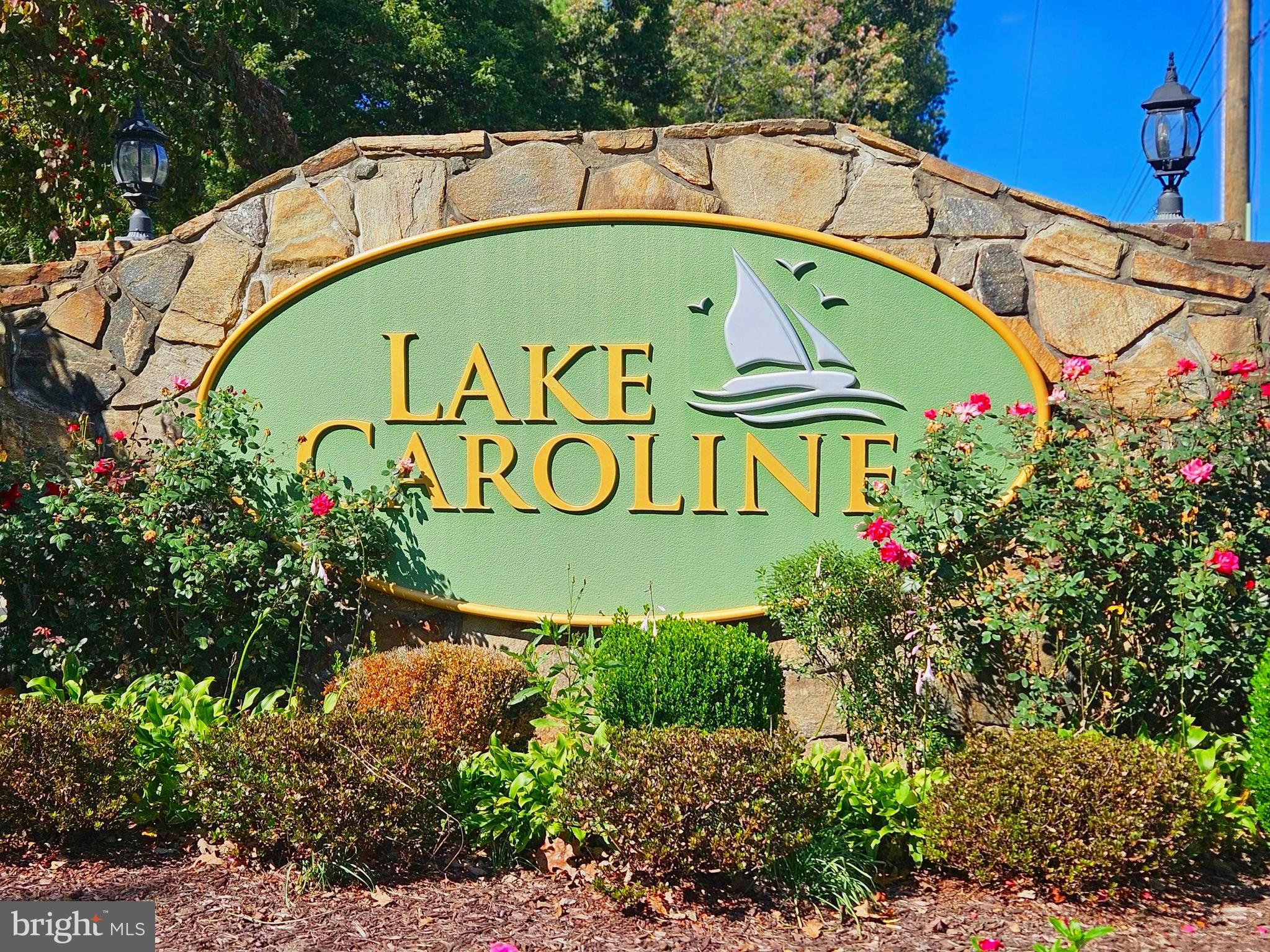 LAKE CAROLINE - Residential