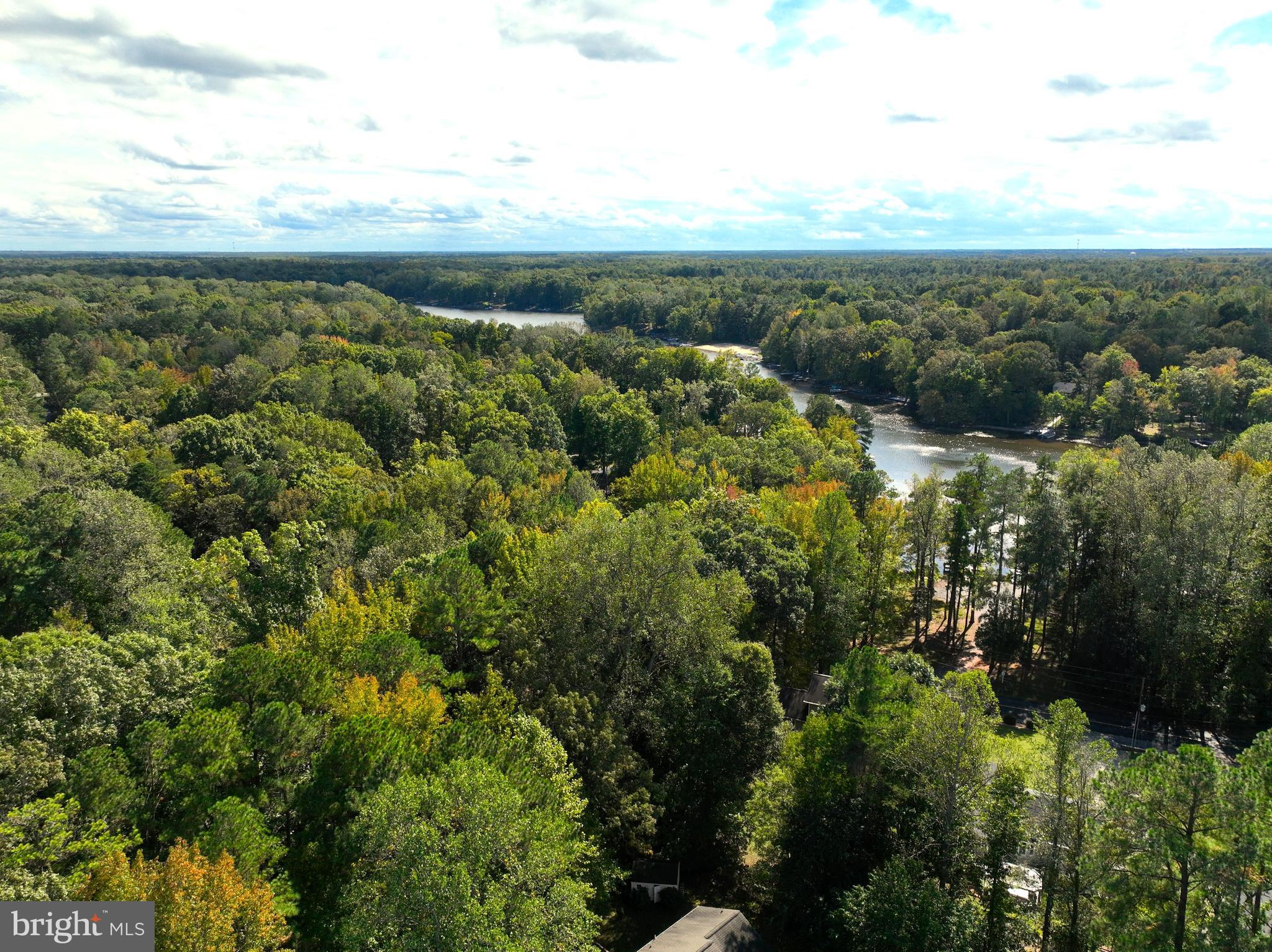 LAKE CAROLINE - Residential