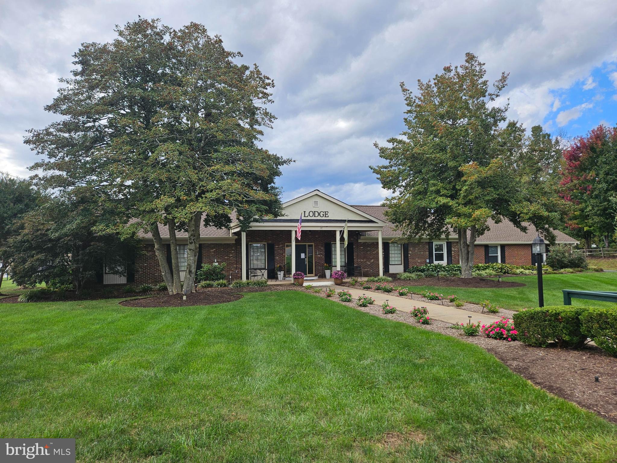 LAKE CAROLINE - Residential