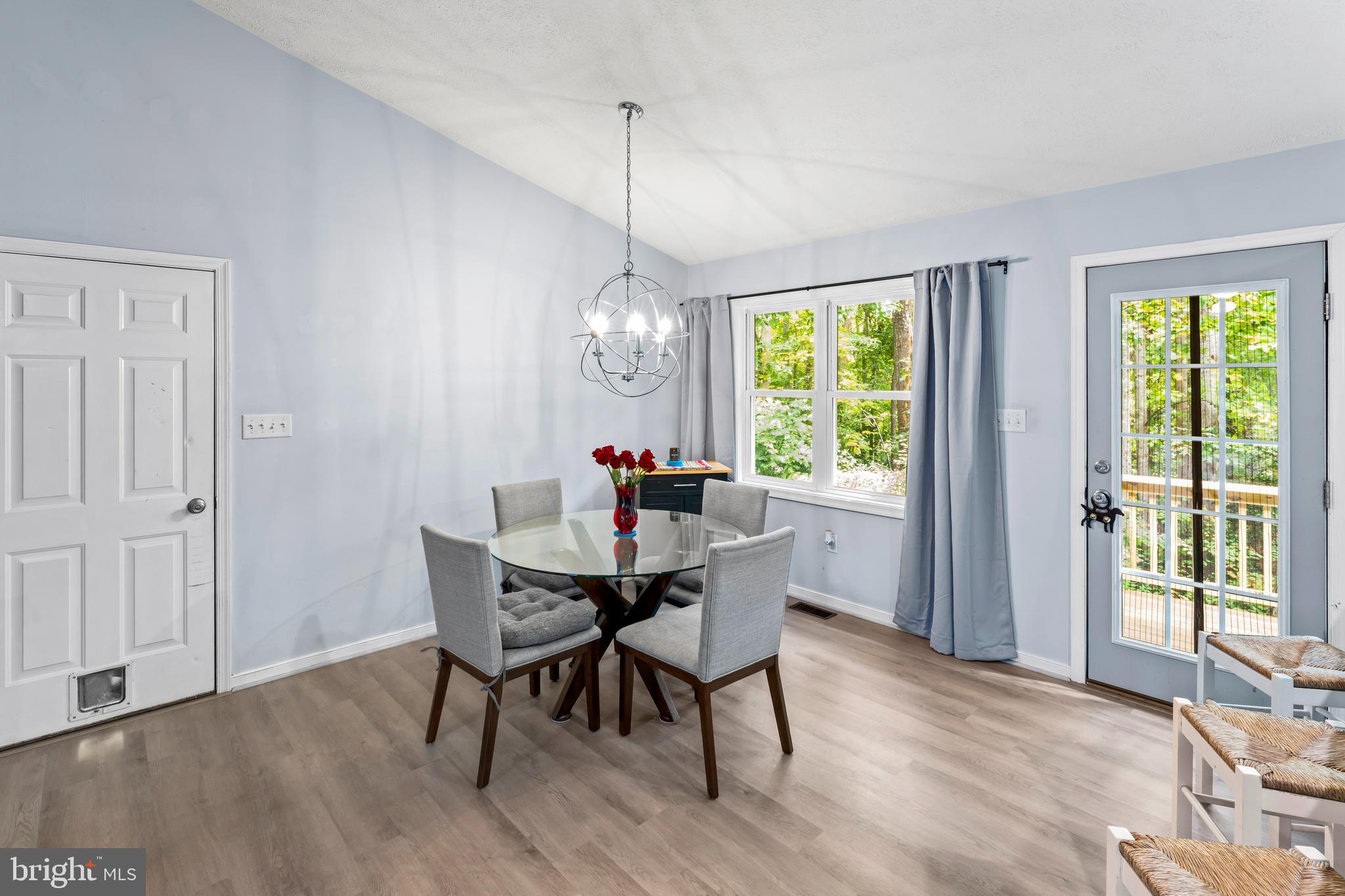 LAKE CAROLINE - Residential