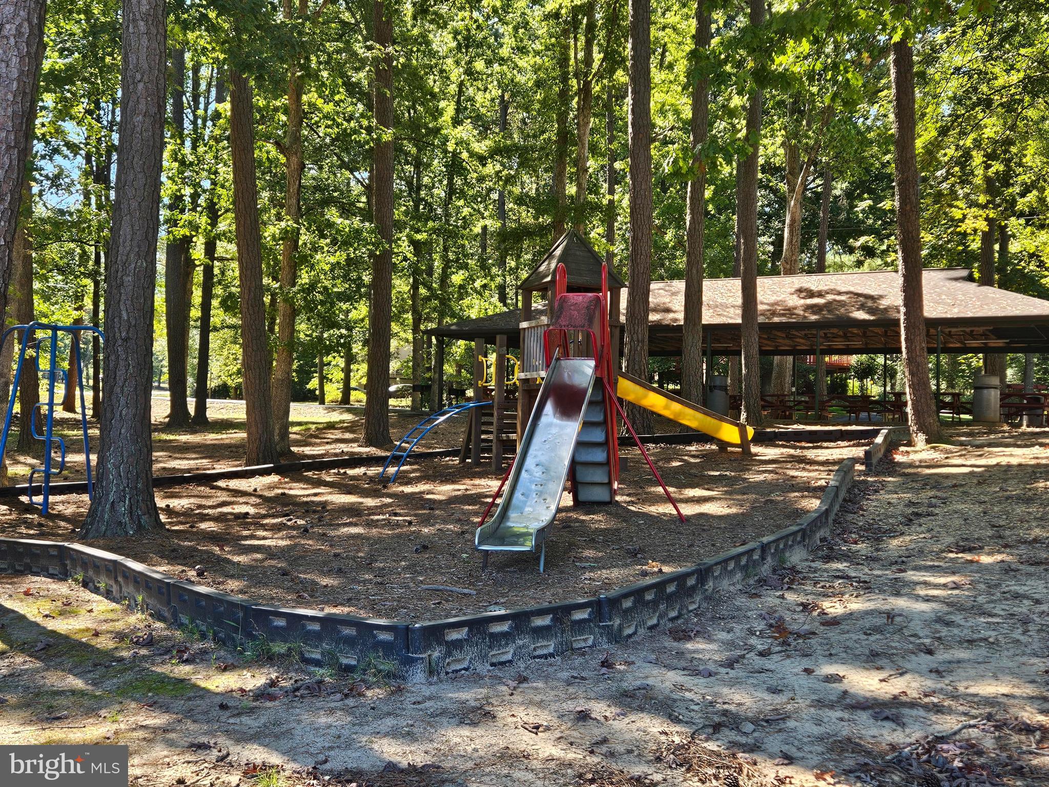 LAKE CAROLINE - Residential