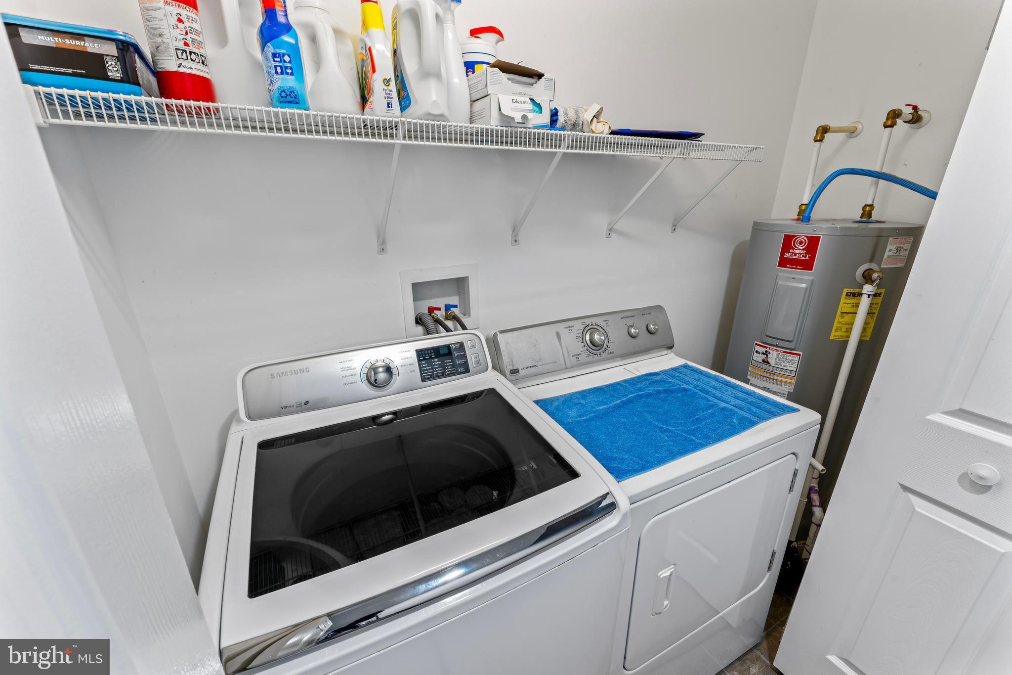 LAKE CAROLINE - Residential