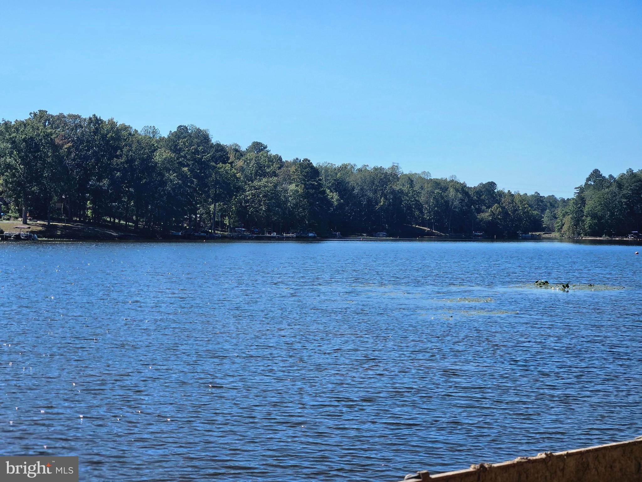 LAKE CAROLINE - Residential