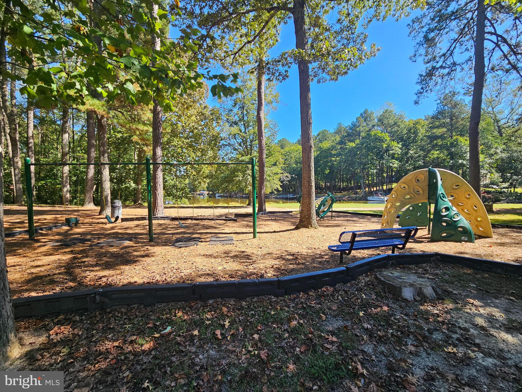 LAKE CAROLINE - Residential