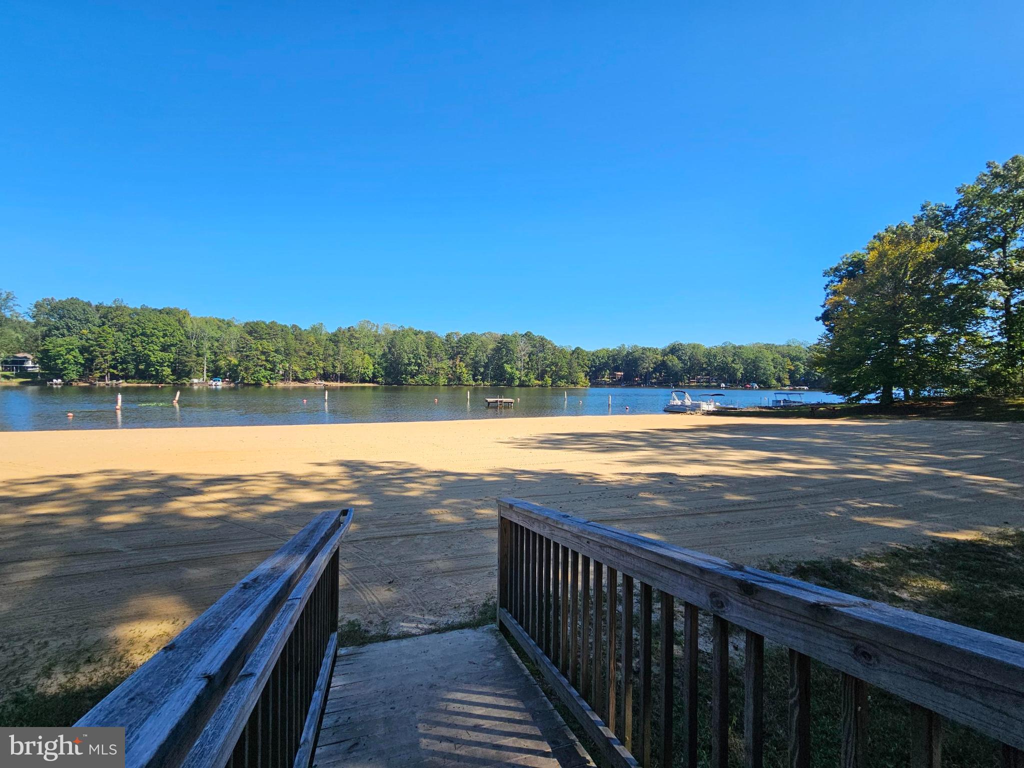 LAKE CAROLINE - Residential