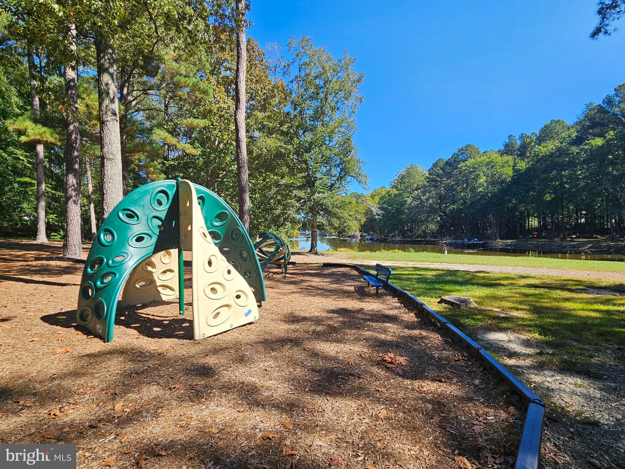 LAKE CAROLINE - Residential