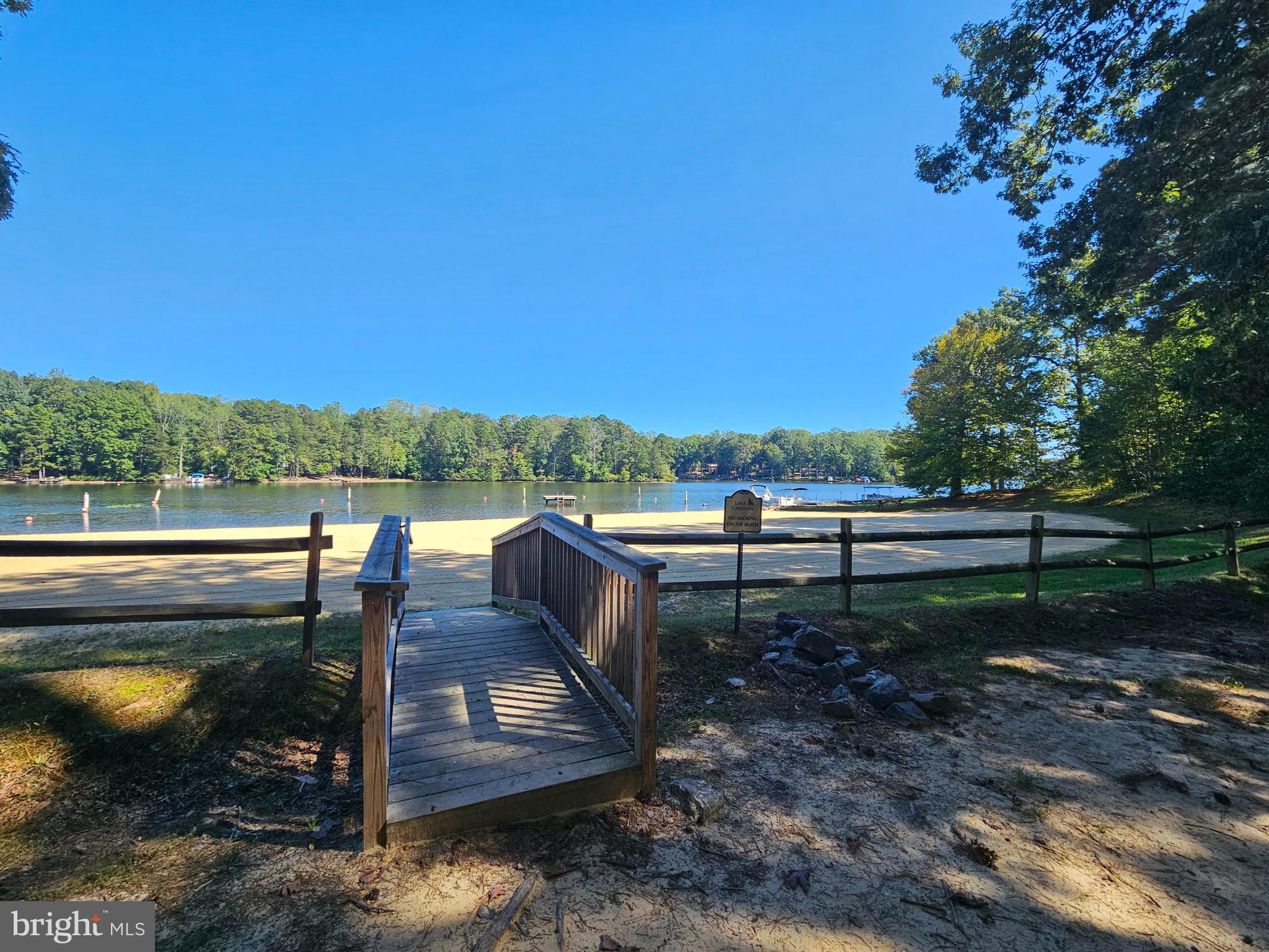 LAKE CAROLINE - Residential