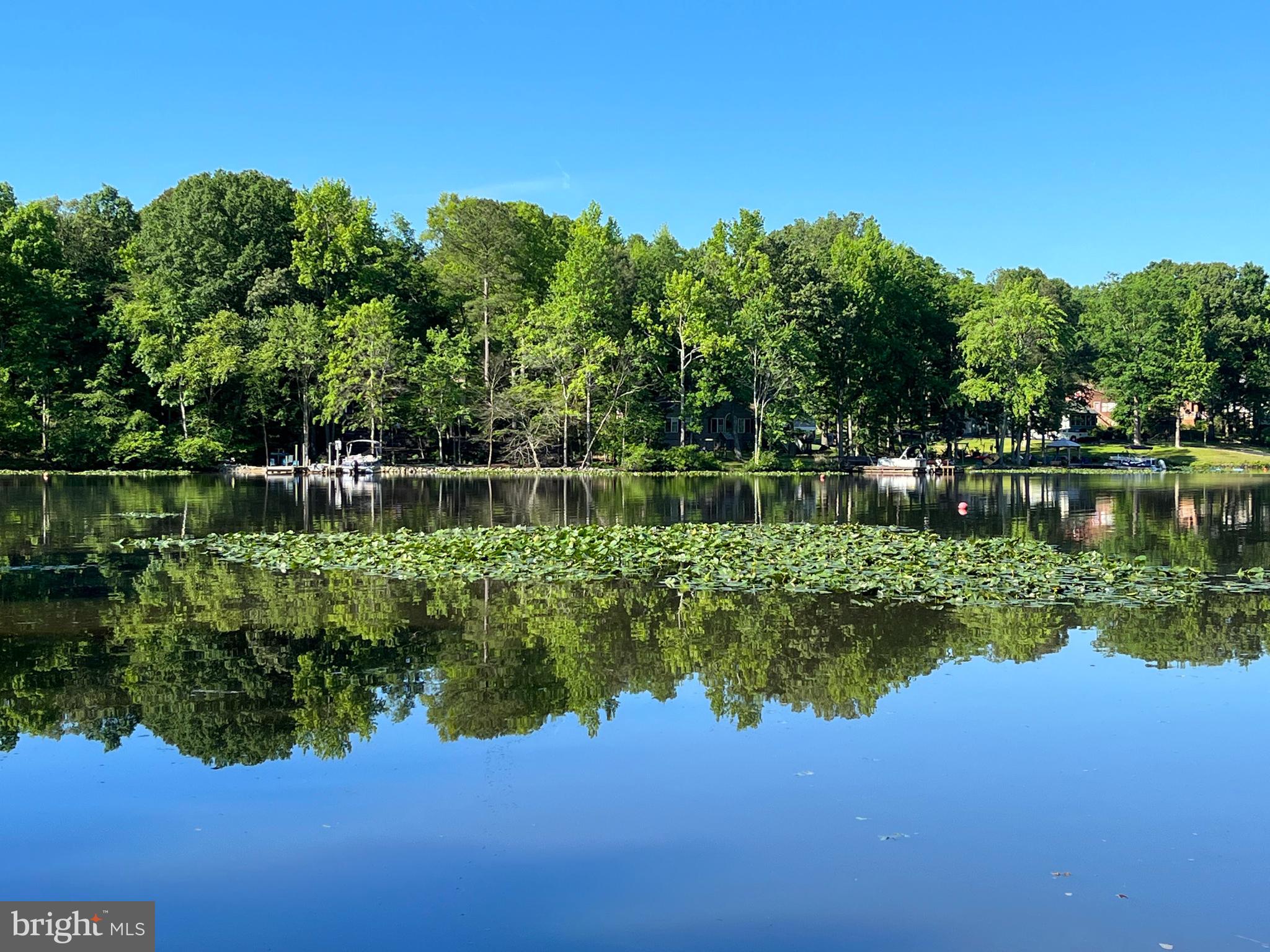 LAKE CAROLINE - Residential