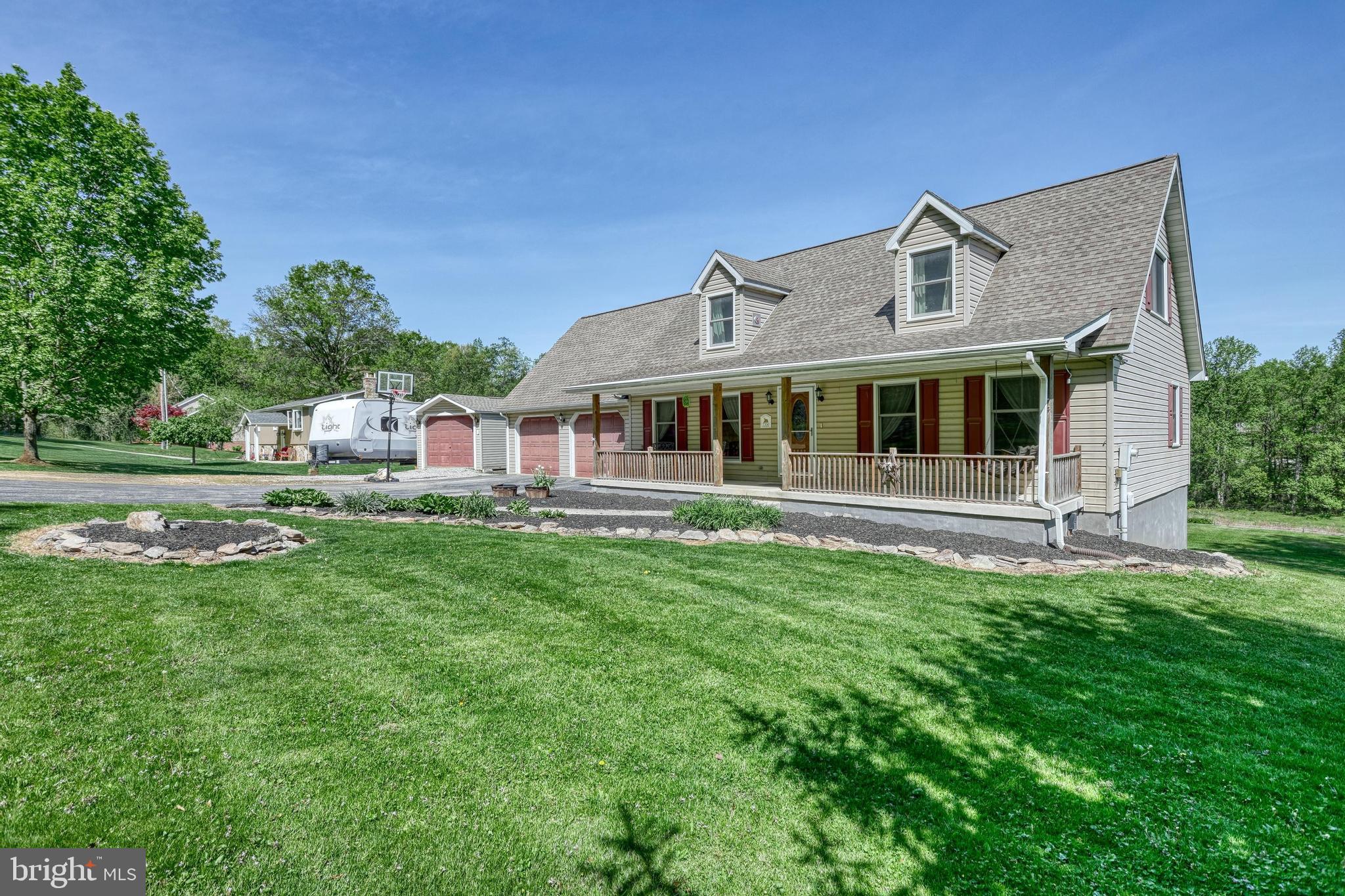 7350 WOODLAND DRIVE
