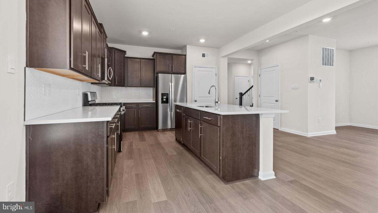 CREEKSIDE ESTATES - Residential