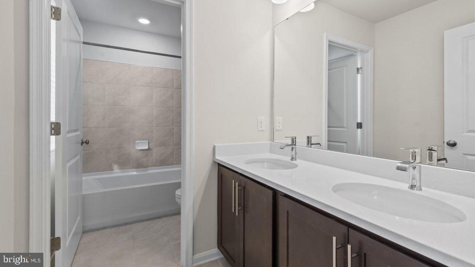 CREEKSIDE ESTATES - Residential