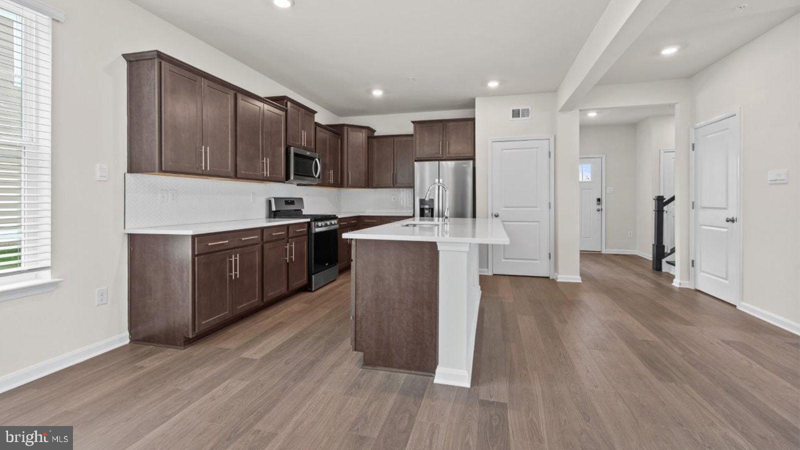 CREEKSIDE ESTATES - Residential