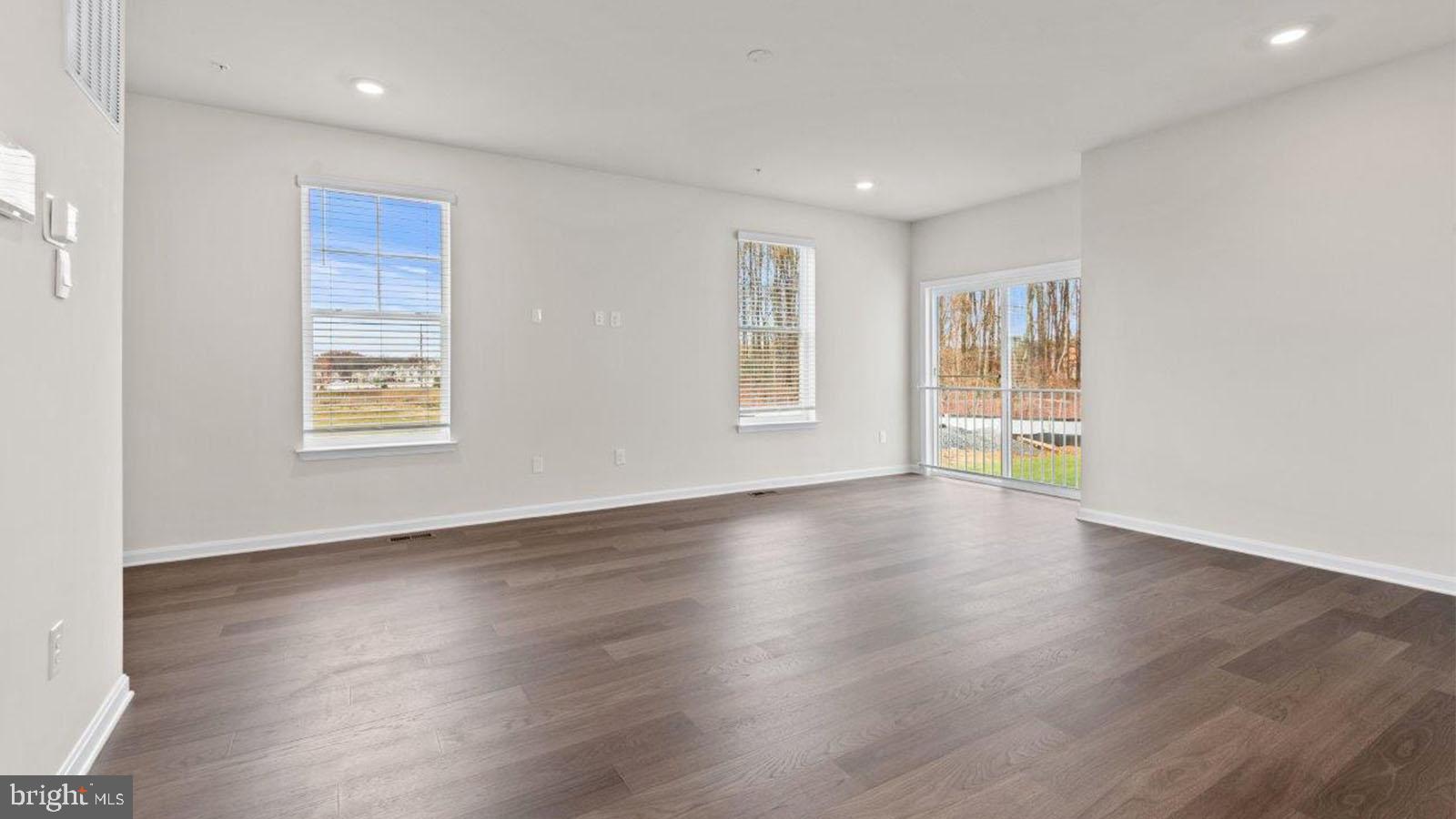 CREEKSIDE ESTATES - Residential