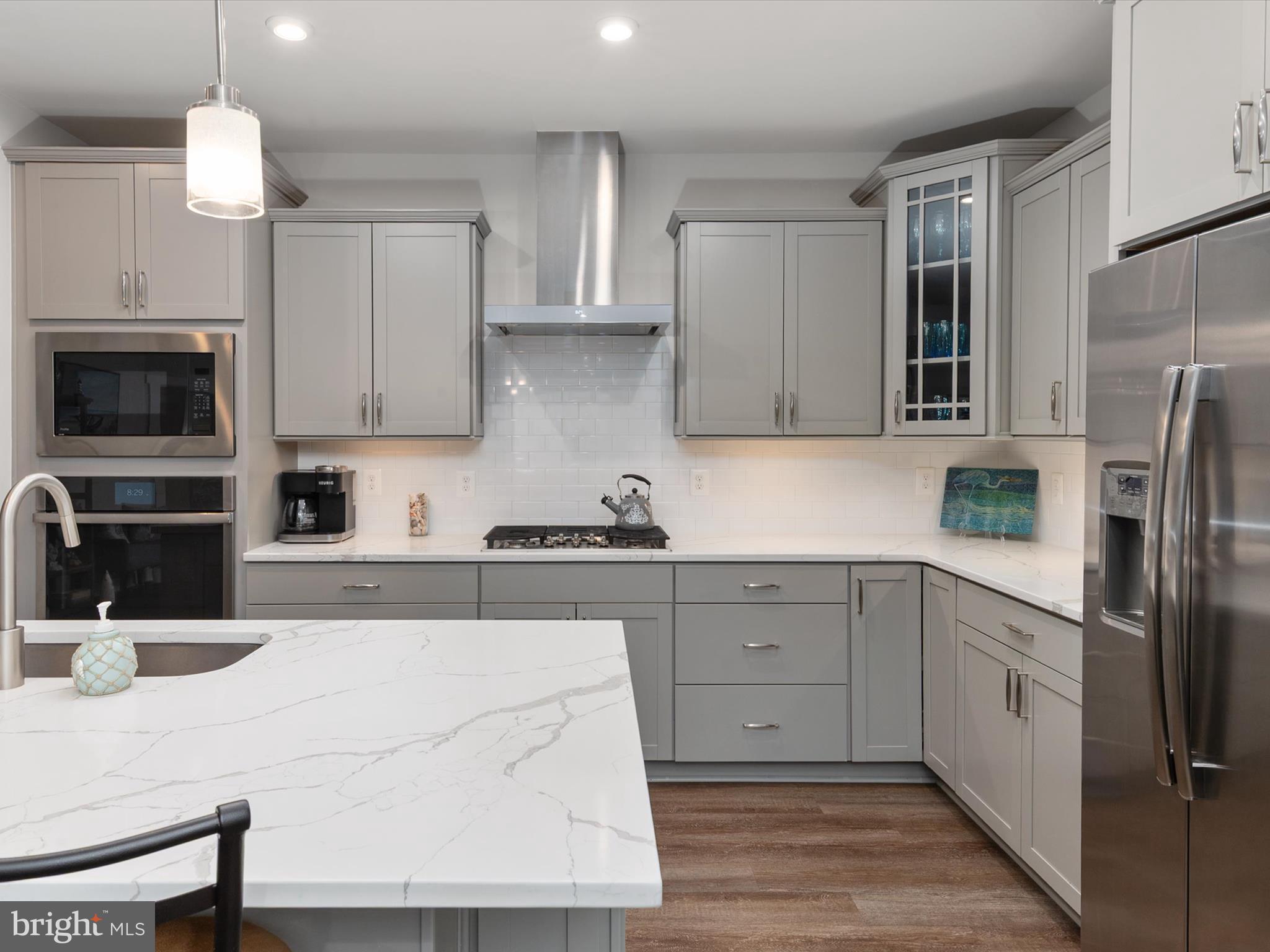 FOUR SEASONS AT KENT ISLAND - Residential