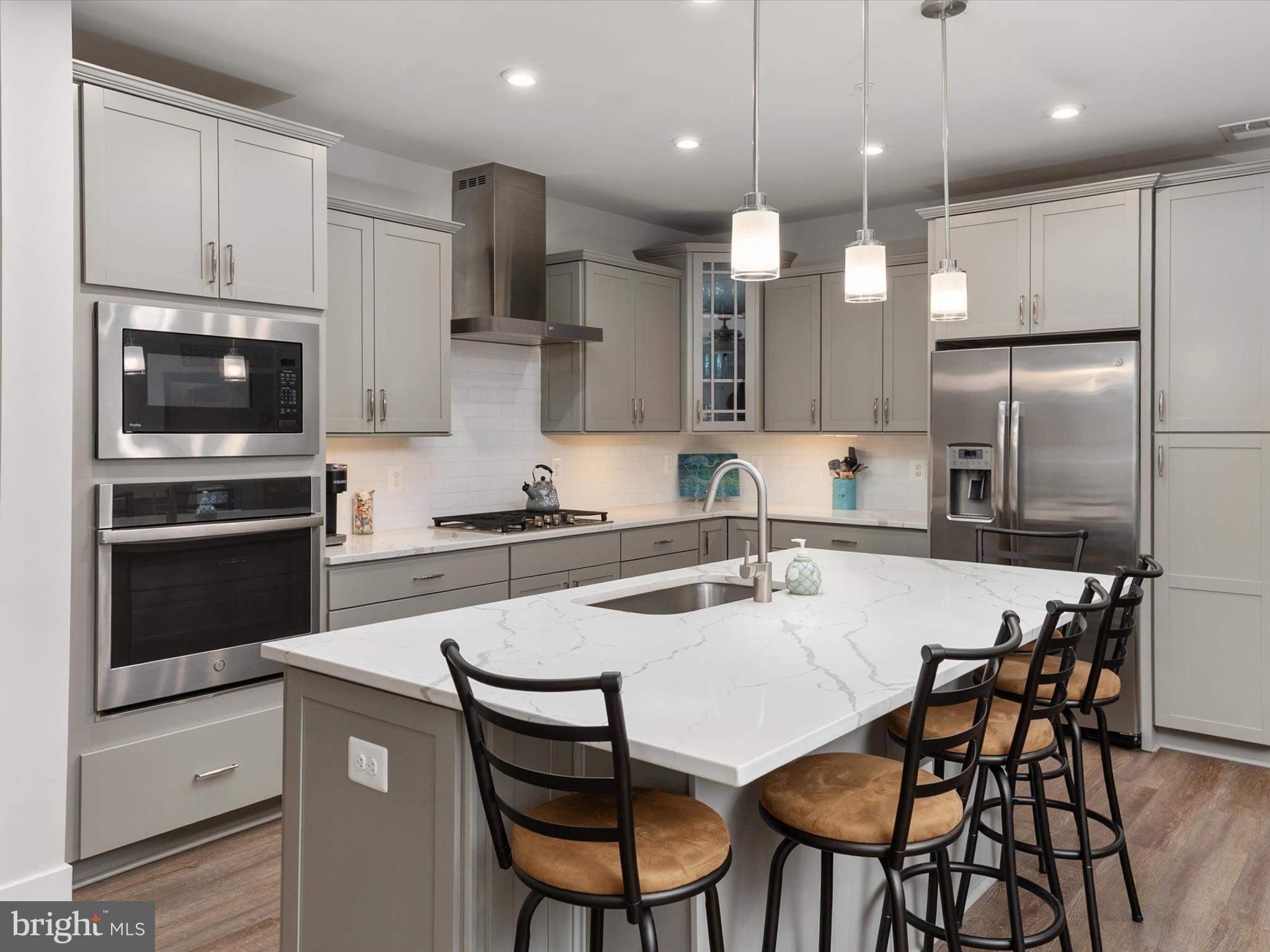 FOUR SEASONS AT KENT ISLAND - Residential