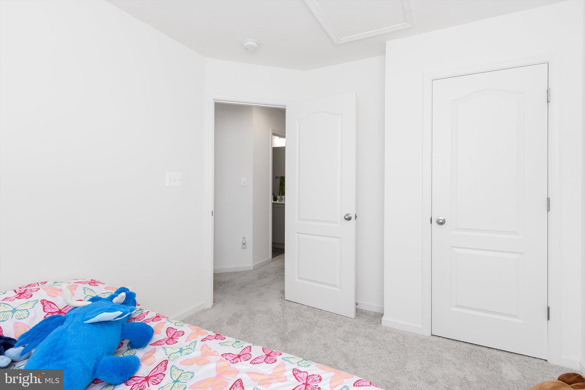 WHISPERING PINES - Residential