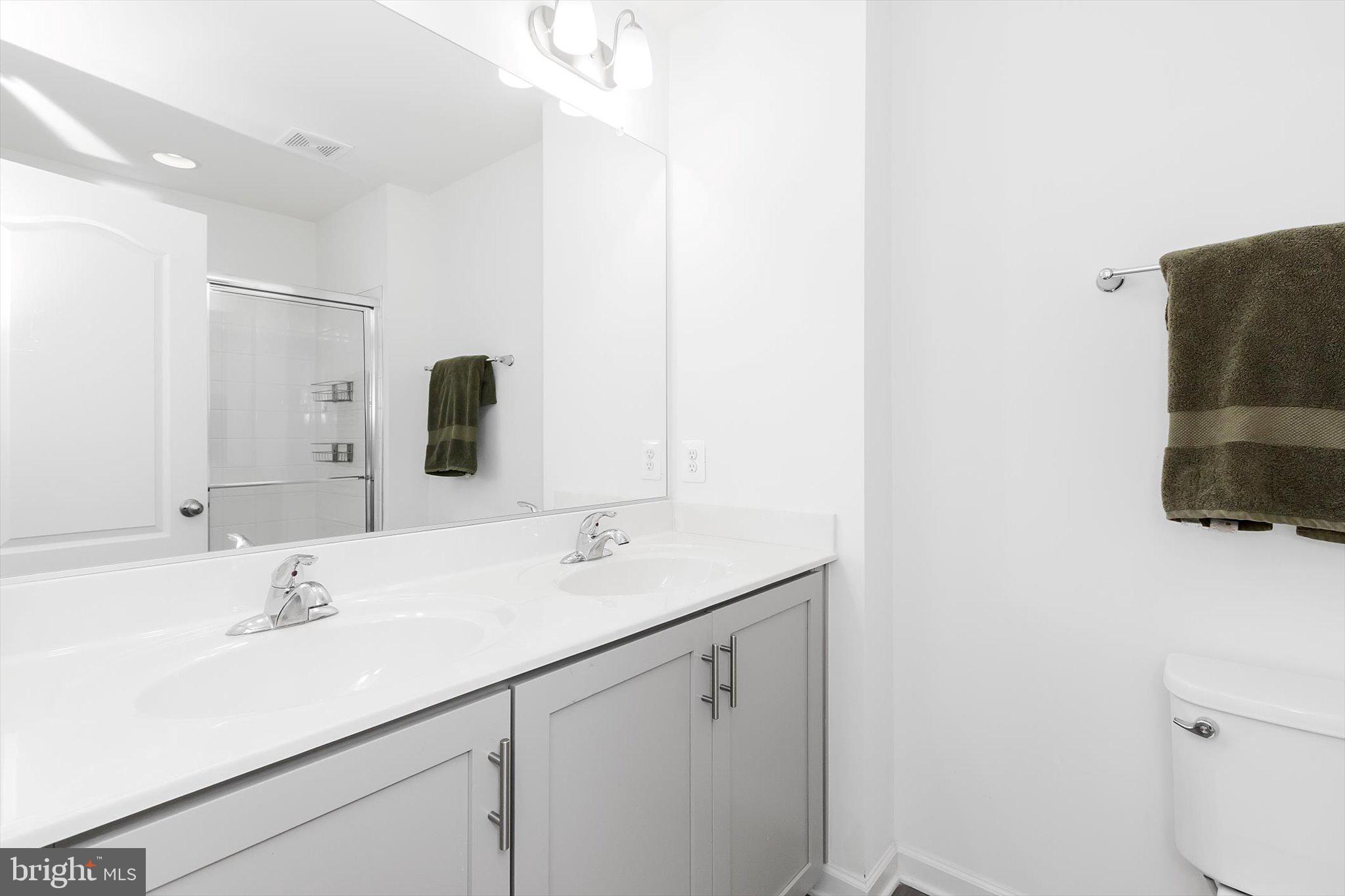 WHISPERING PINES - Residential