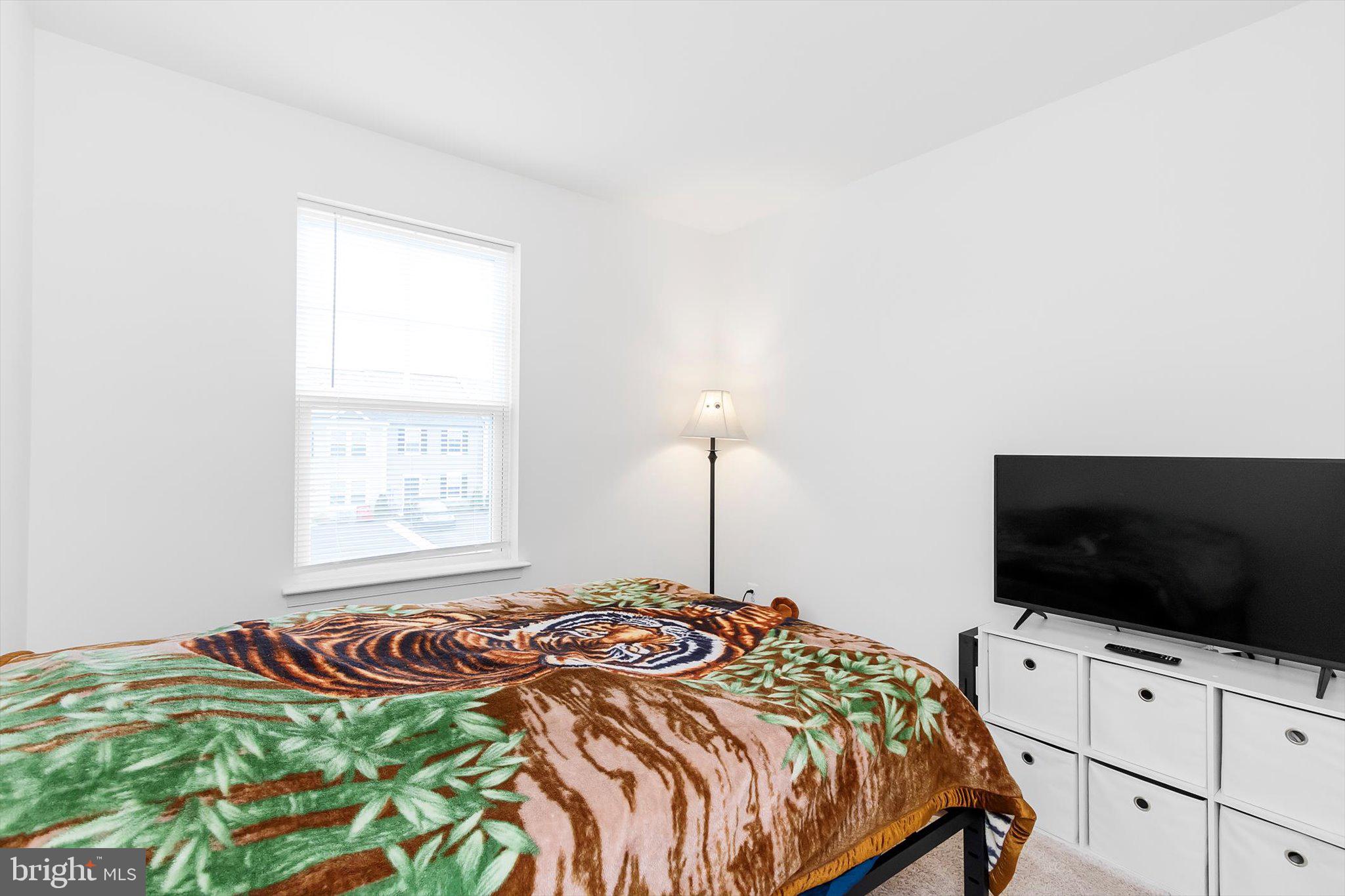 WHISPERING PINES - Residential