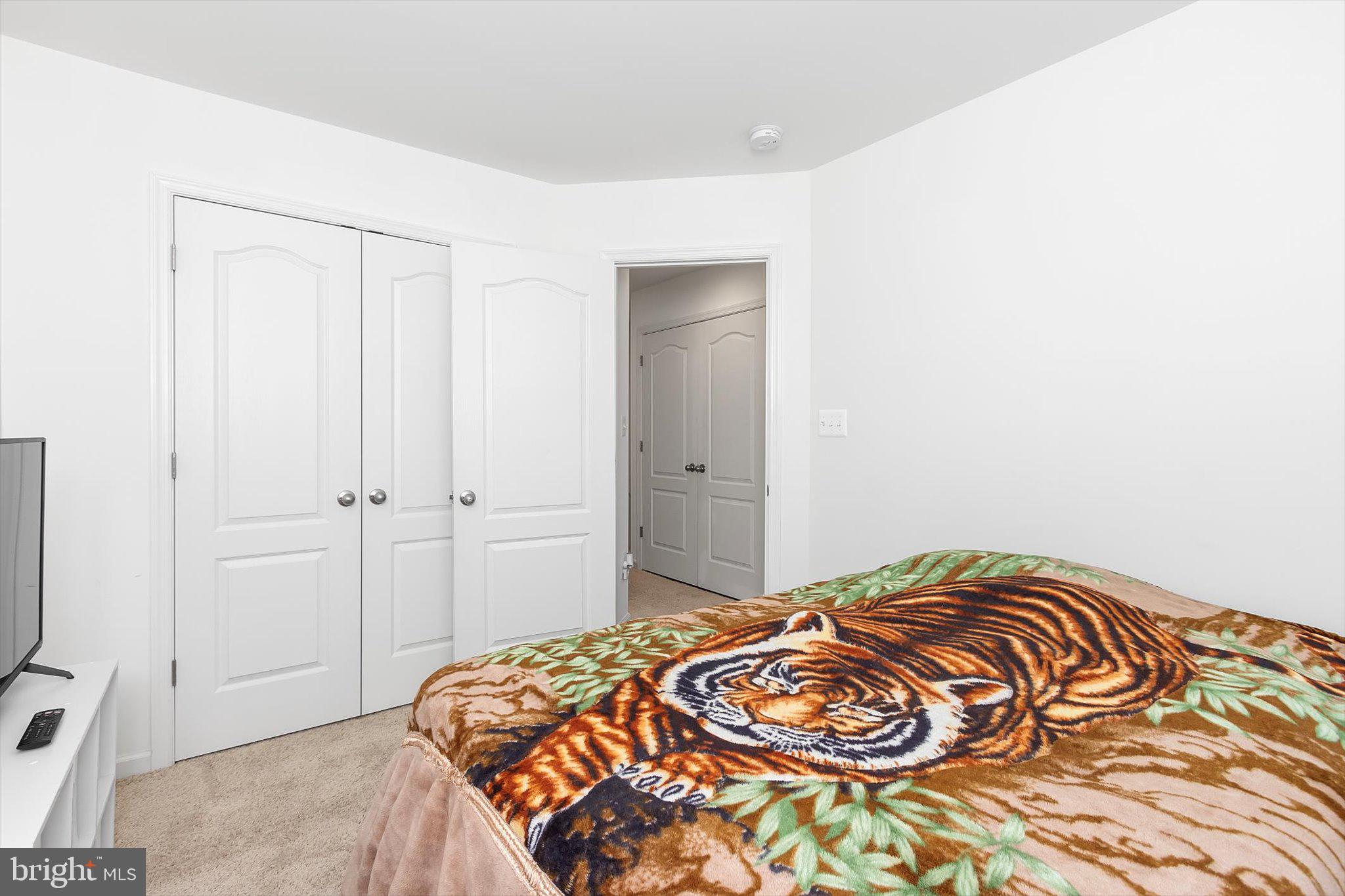 WHISPERING PINES - Residential