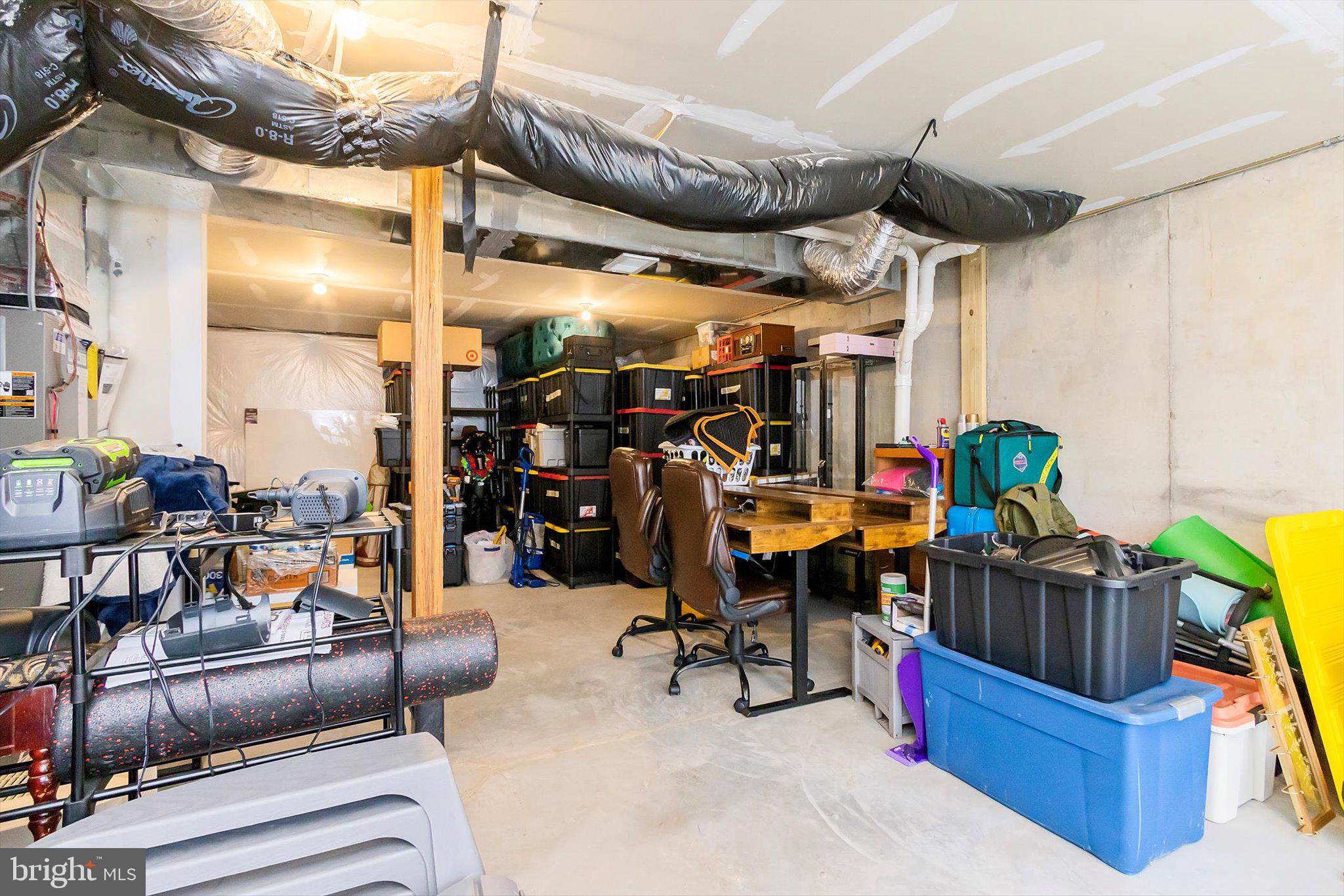 WHISPERING PINES - Residential