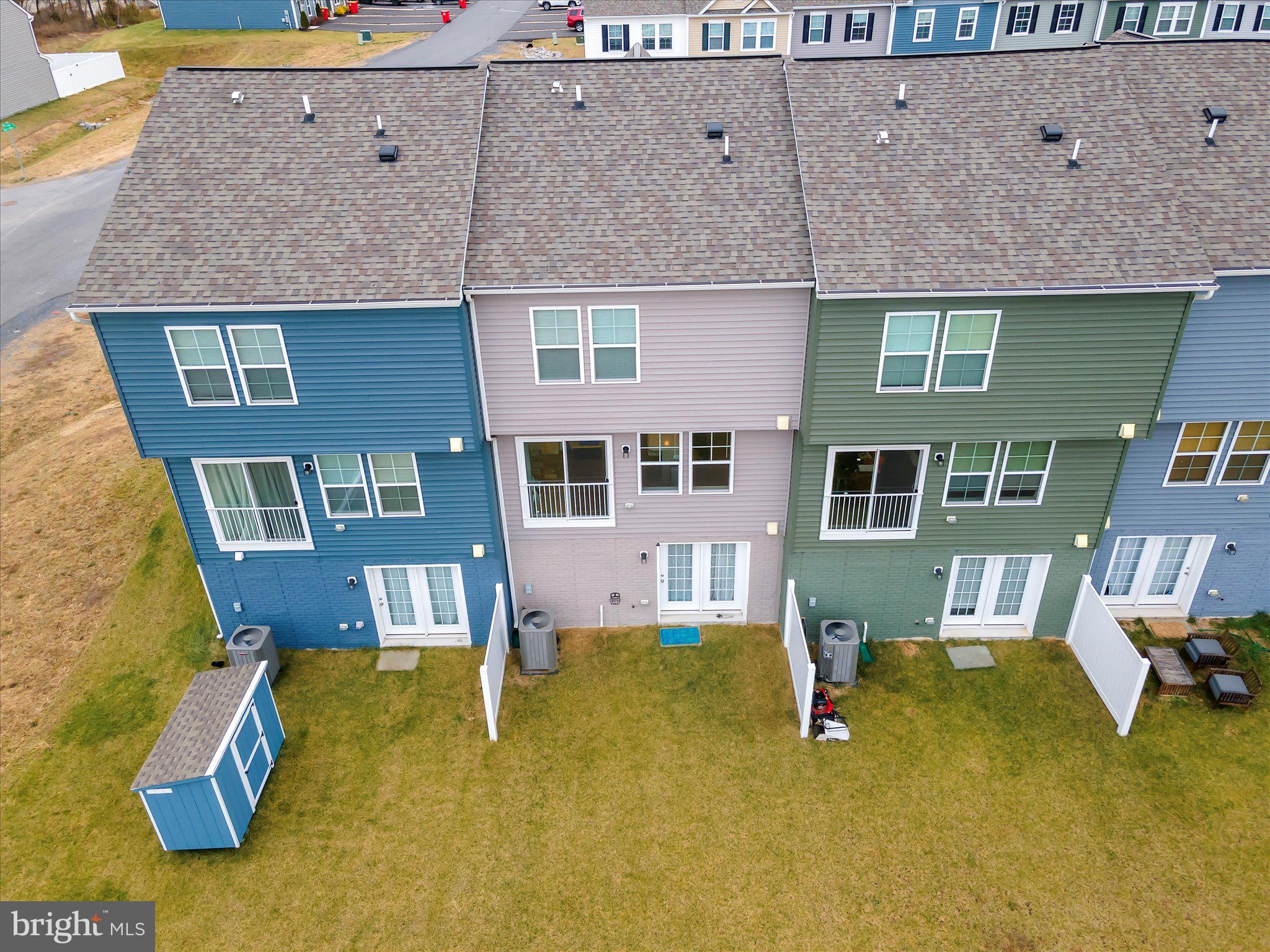 WHISPERING PINES - Residential