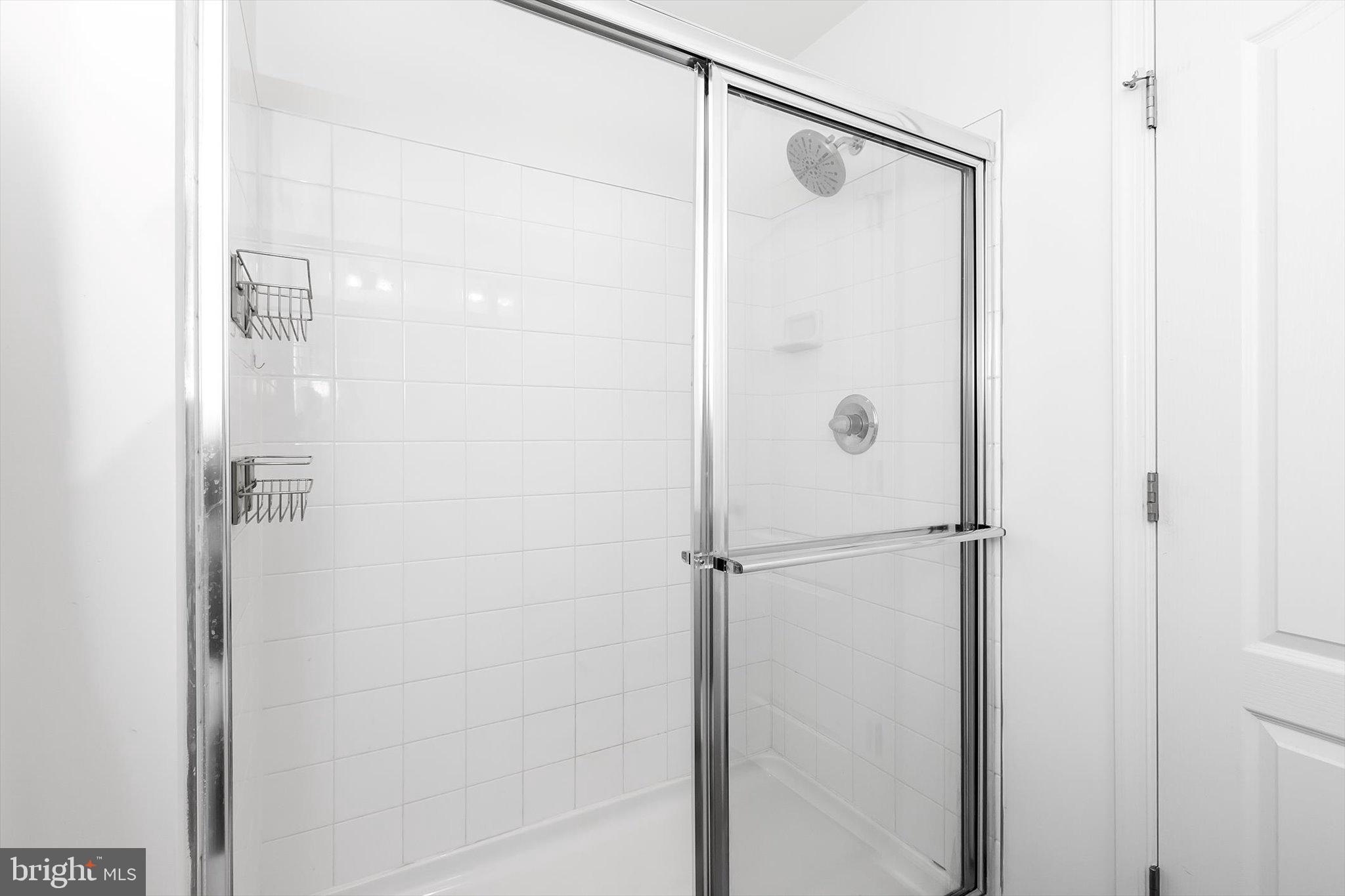 WHISPERING PINES - Residential