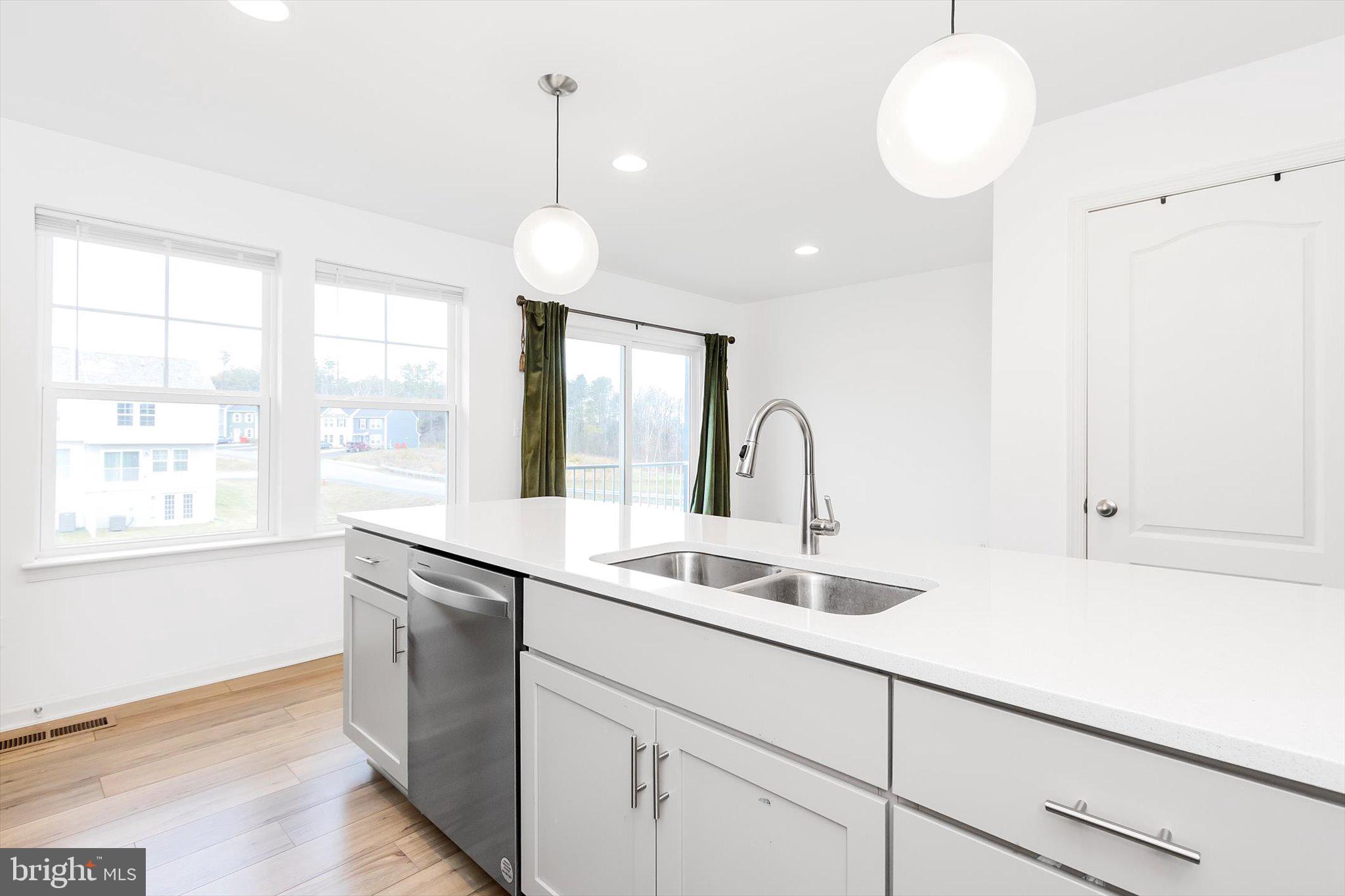 WHISPERING PINES - Residential