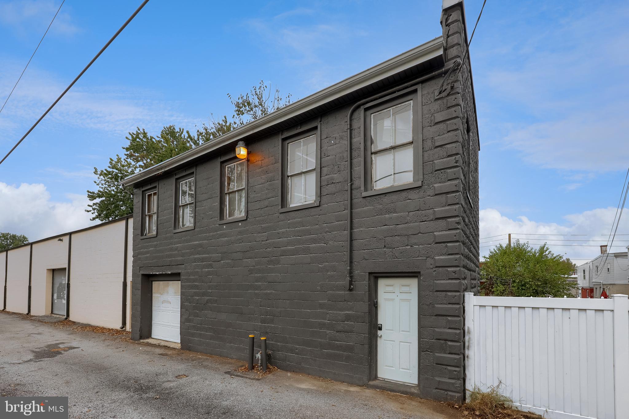 238 N RESERVOIR REAR STREET
